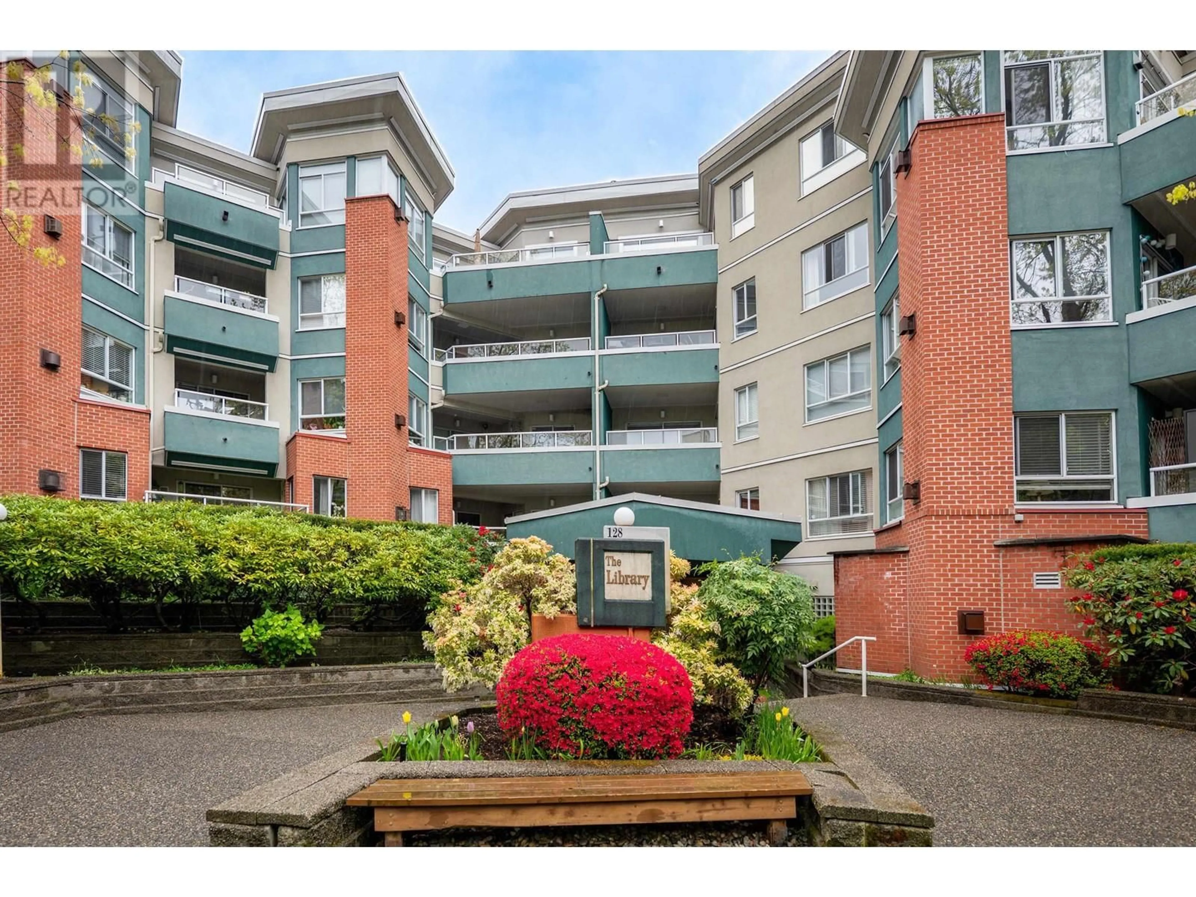Unknown for 208 - 128 8TH STREET, North Vancouver British Columbia V7M3M1