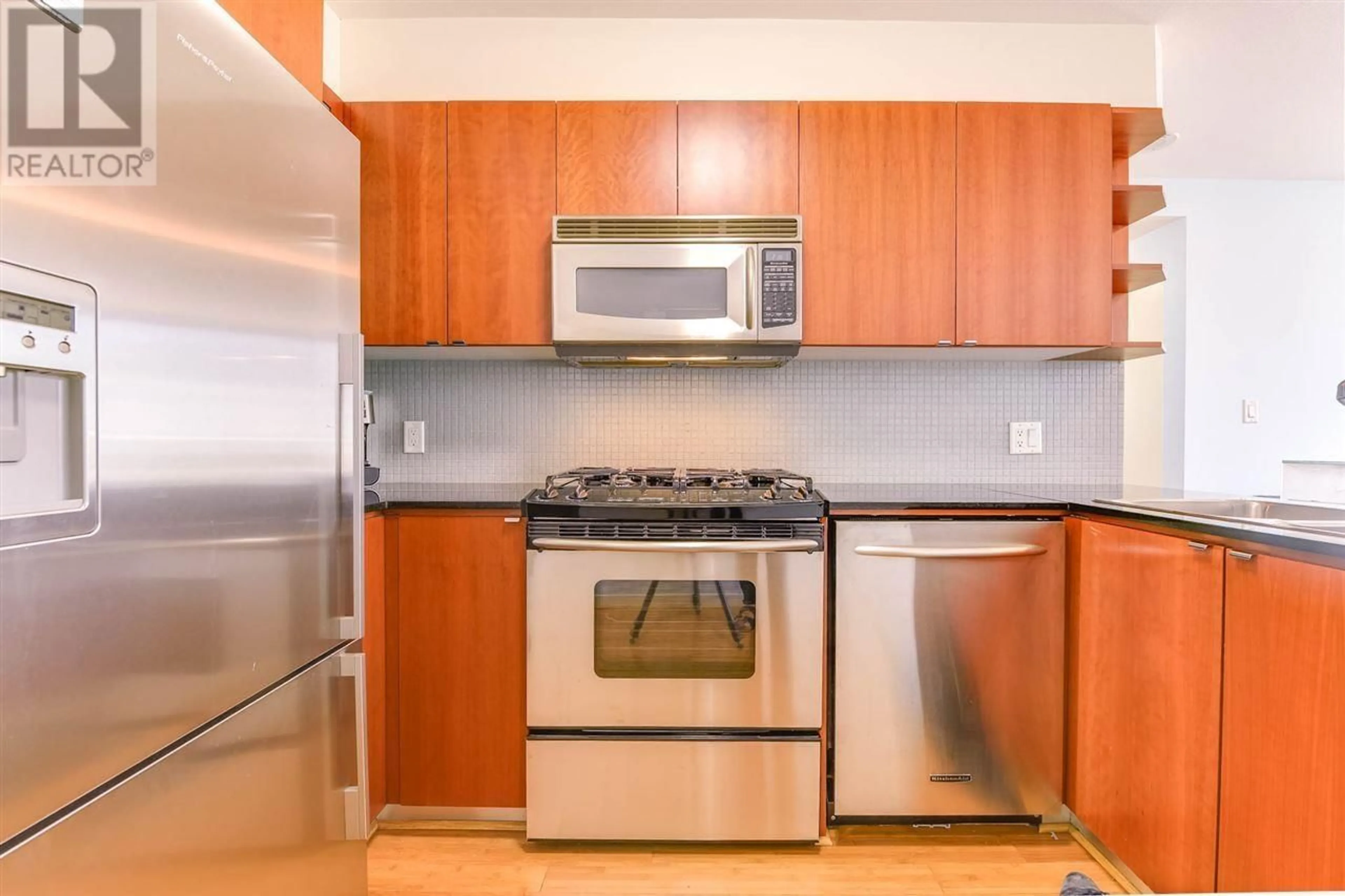 Standard kitchen, unknown for 506 - 822 SEYMOUR STREET, Vancouver British Columbia V6B1L7