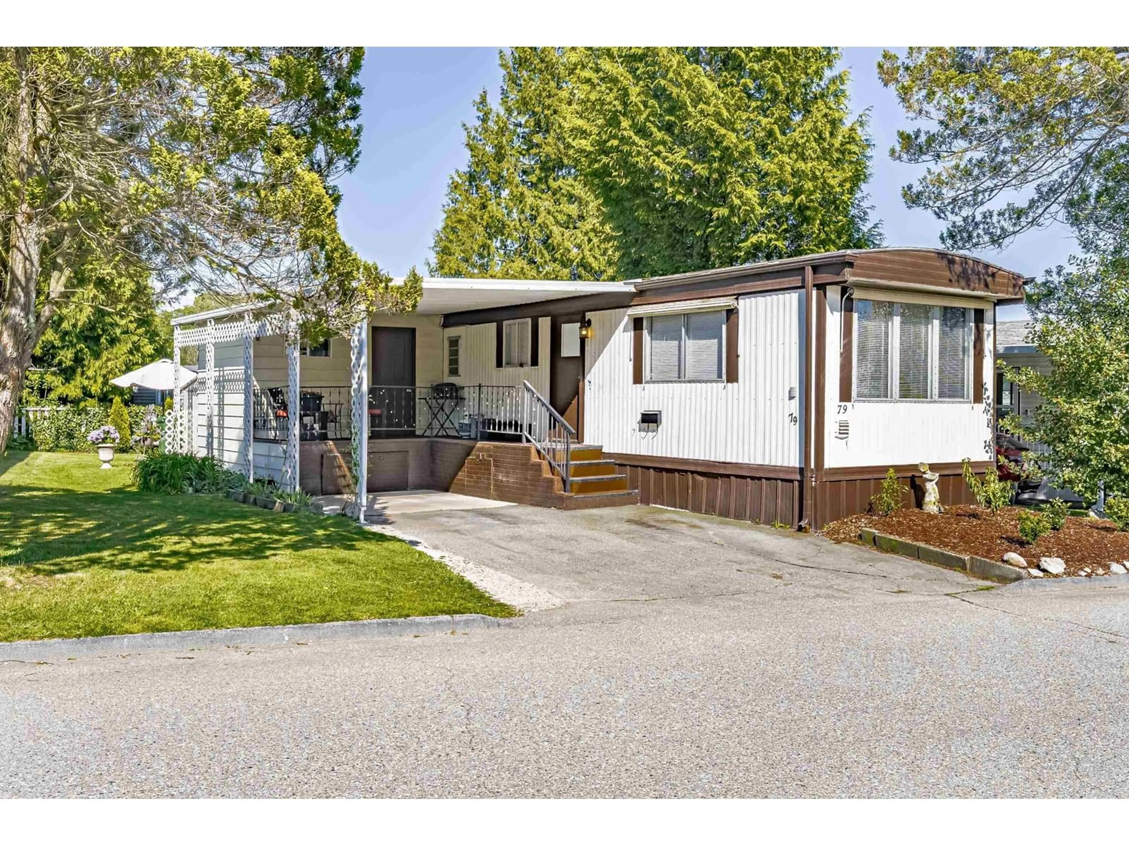 Home with vinyl exterior material, street for 79 - 1840 160, Surrey British Columbia V4A4X4
