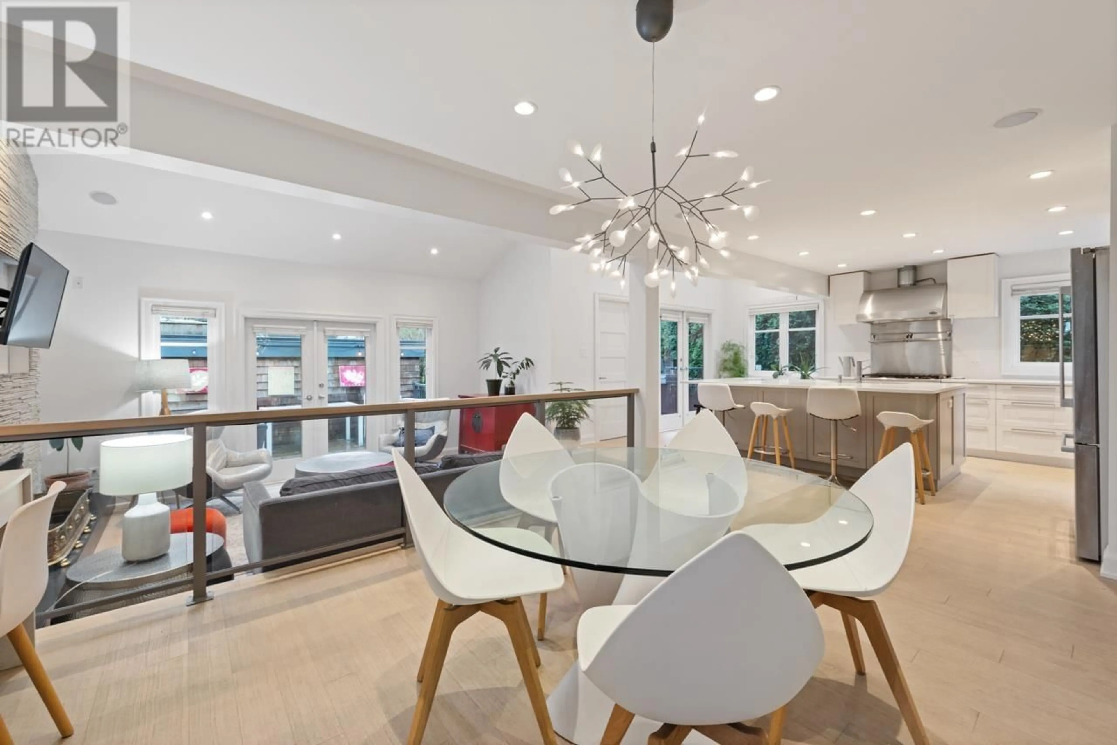 Open concept kitchen, ceramic/tile floor for 2950 TOLMIE STREET, Vancouver British Columbia V6R4K6