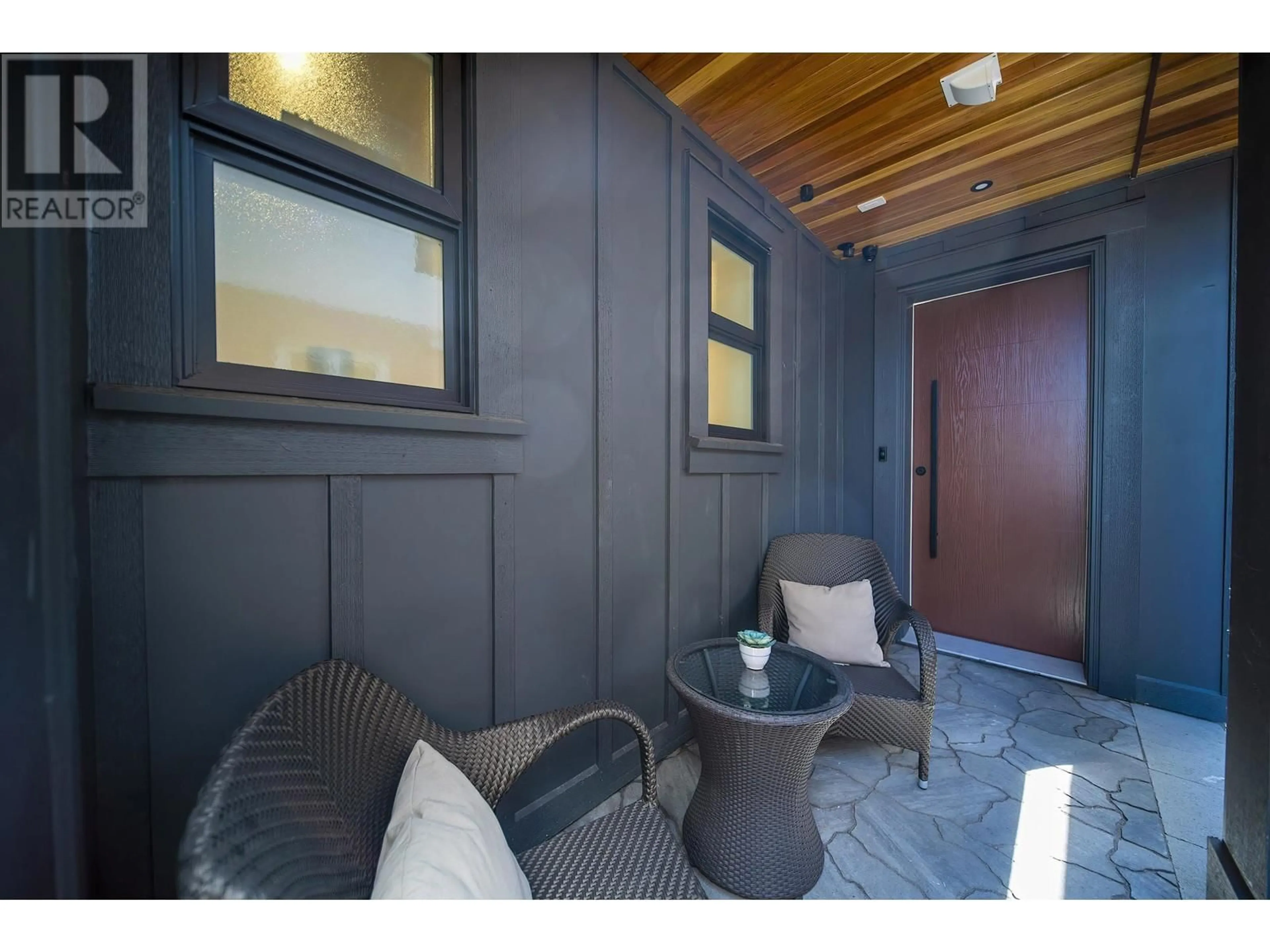 Indoor entryway for 1710 35TH AVENUE, Vancouver British Columbia V5P1B4
