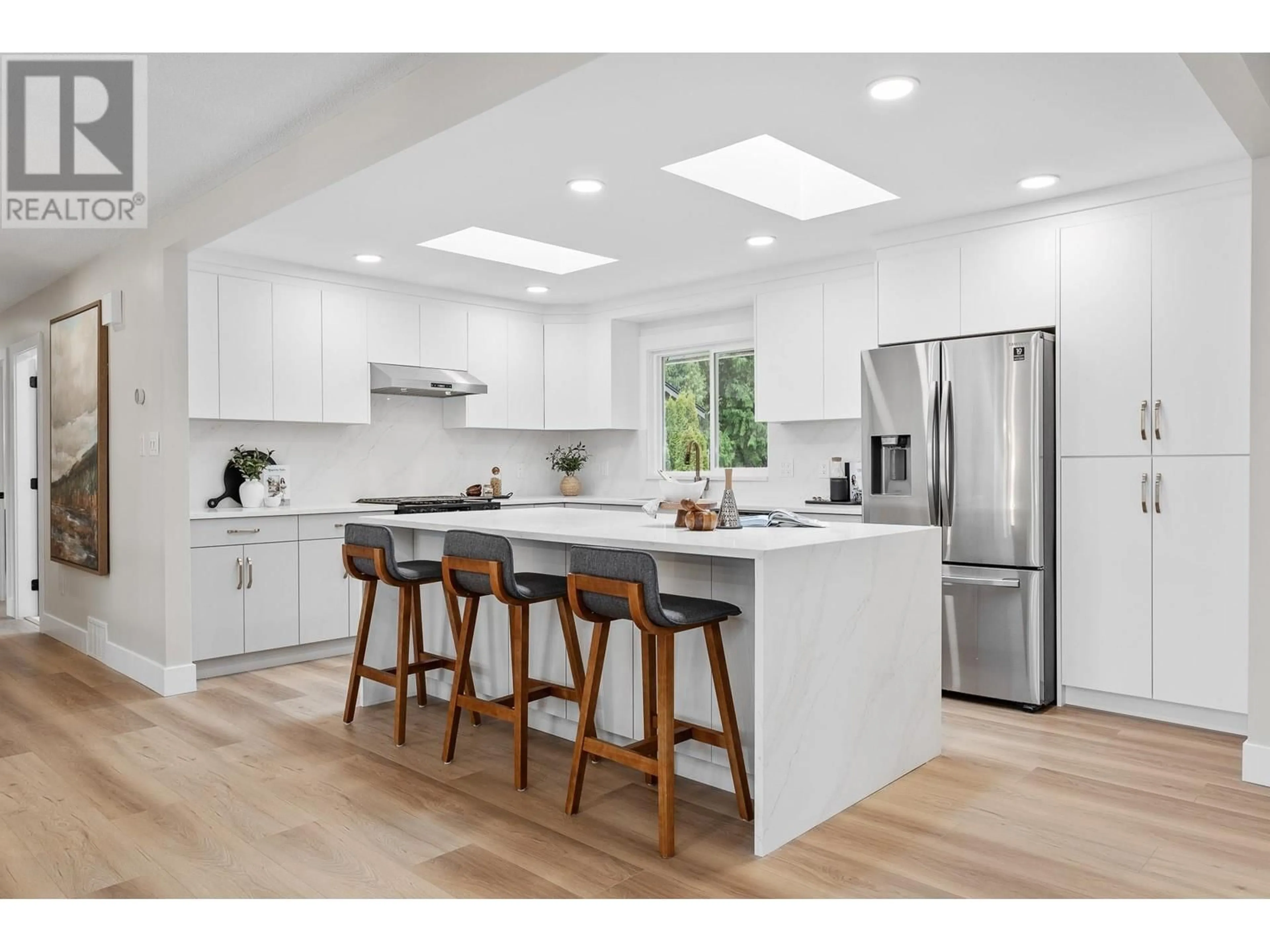 Open concept kitchen, unknown for 2466 TOLMIE AVENUE, Coquitlam British Columbia V3K3E7