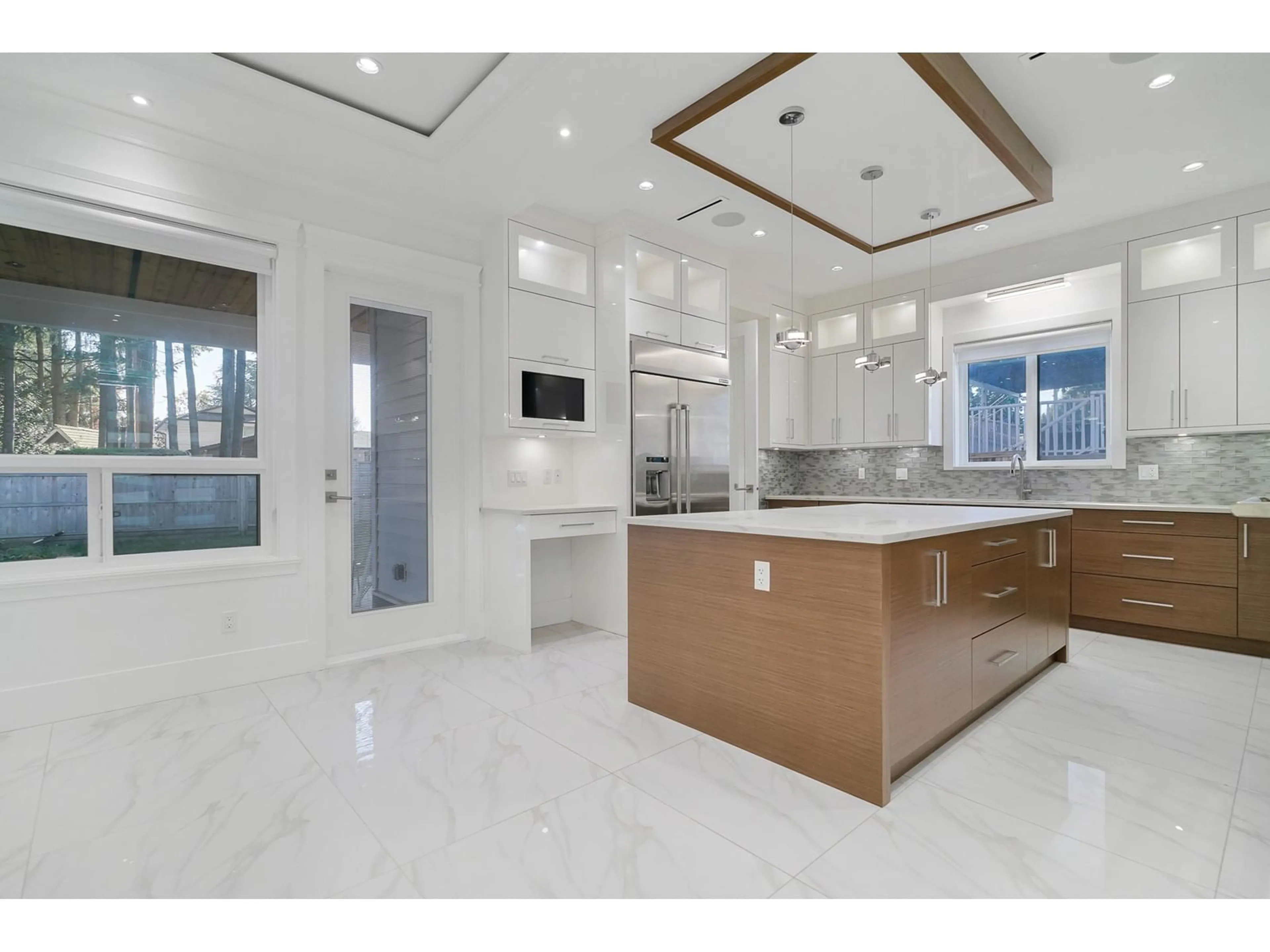 Open concept kitchen, ceramic/tile floor for 11748 82, Delta British Columbia V4C2C5
