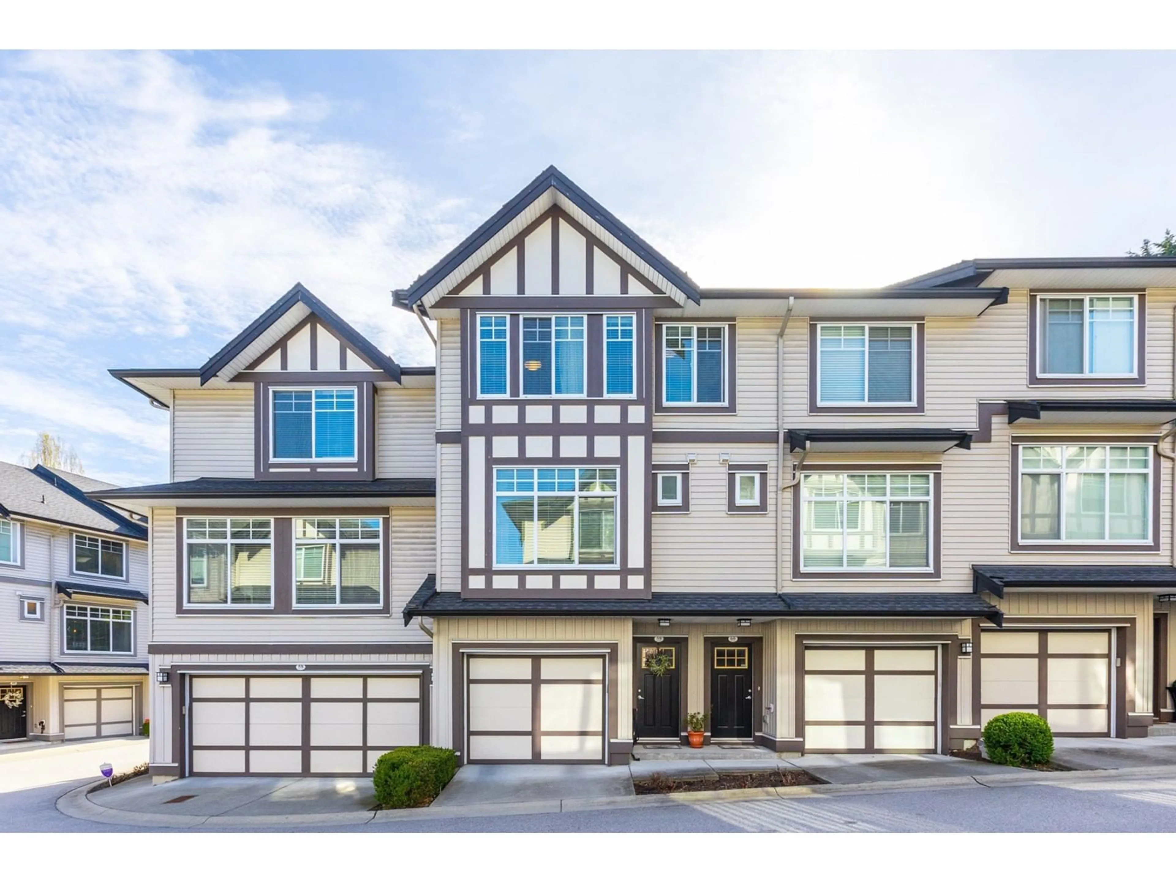 Home with vinyl exterior material, street for 60 - 7090 180, Surrey British Columbia V3S3T9