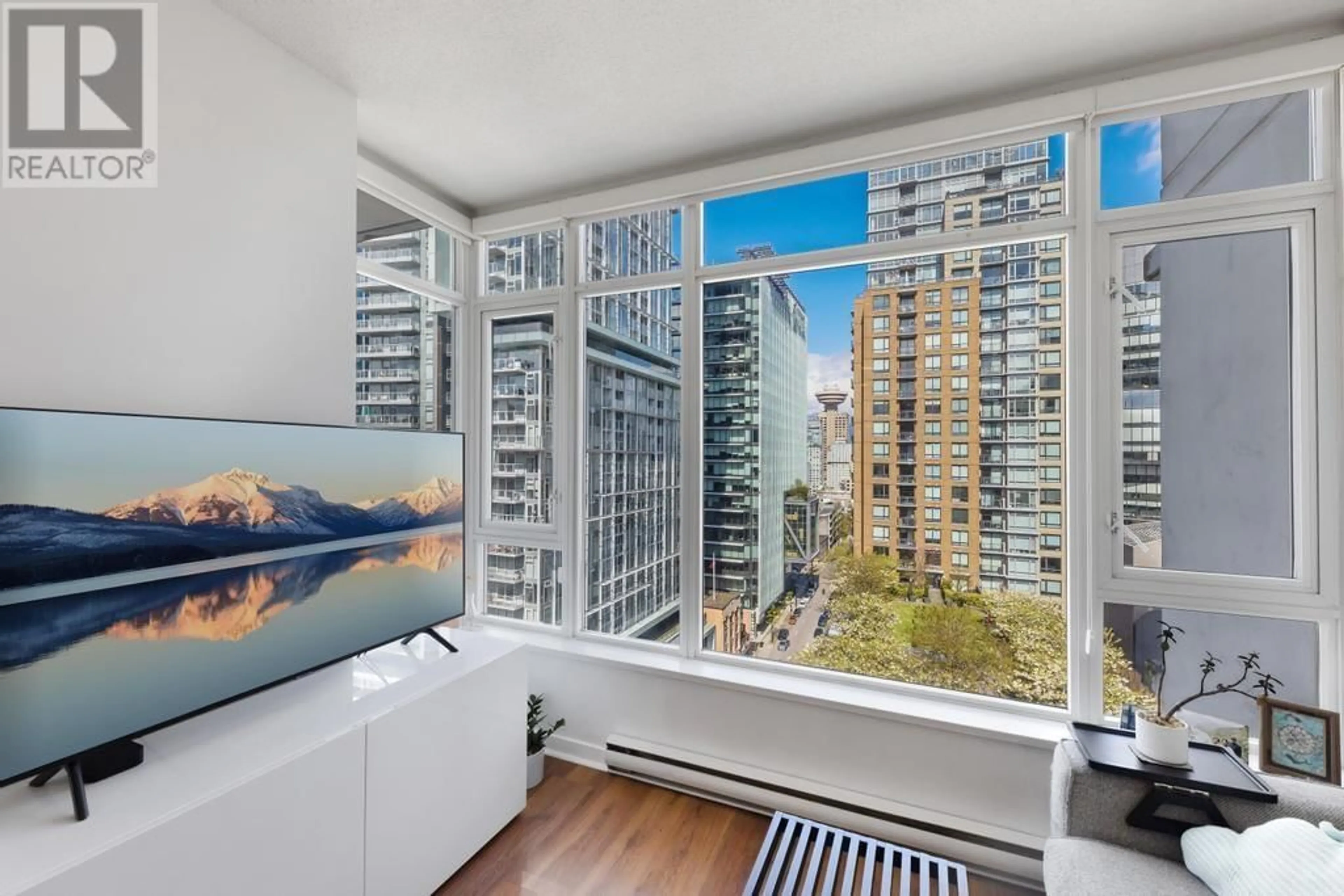 A pic of a room for 1502 - 480 ROBSON STREET, Vancouver British Columbia V6B1S1