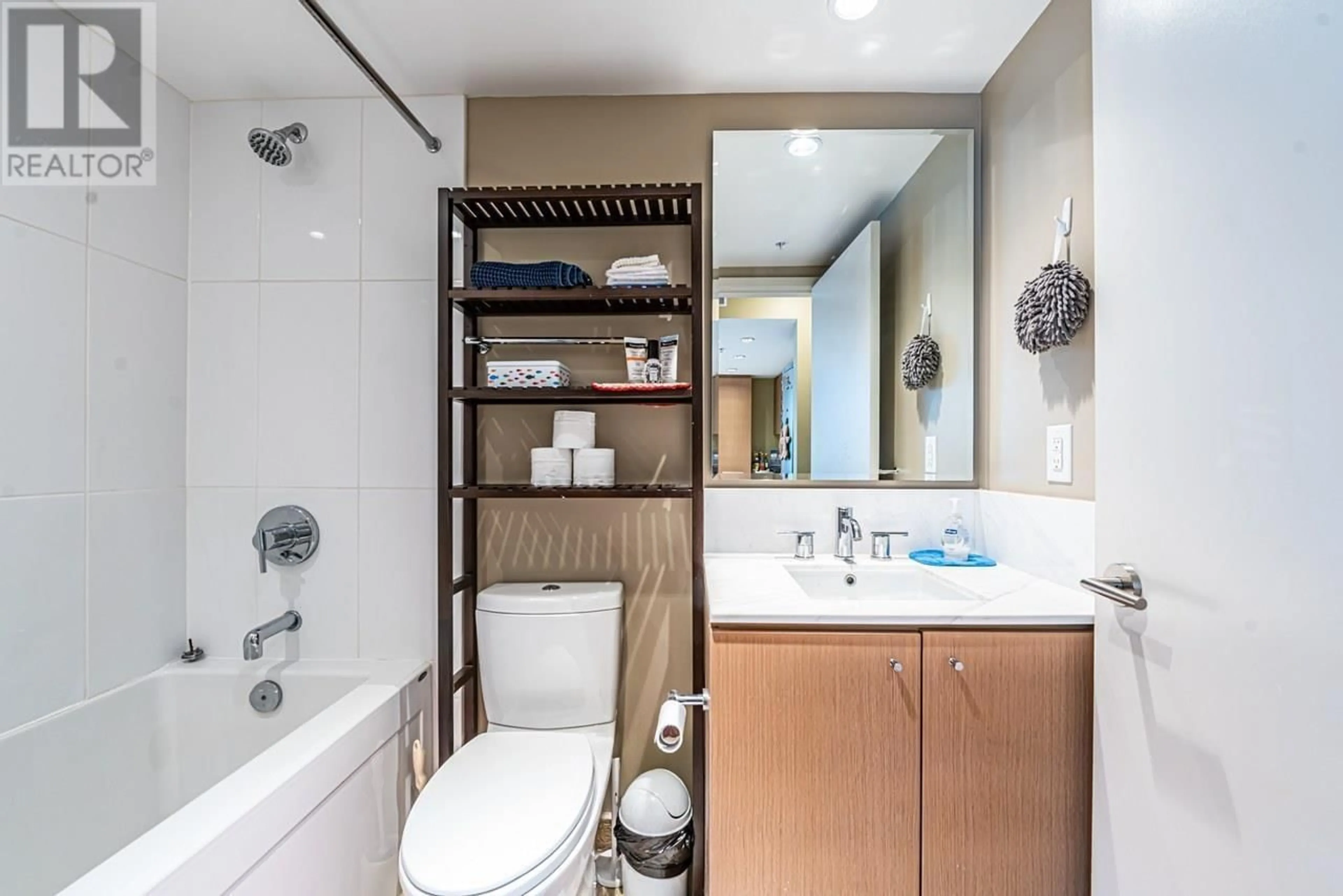 Standard bathroom, unknown for 506 - 522 8TH AVENUE, Vancouver British Columbia V5Z0A9