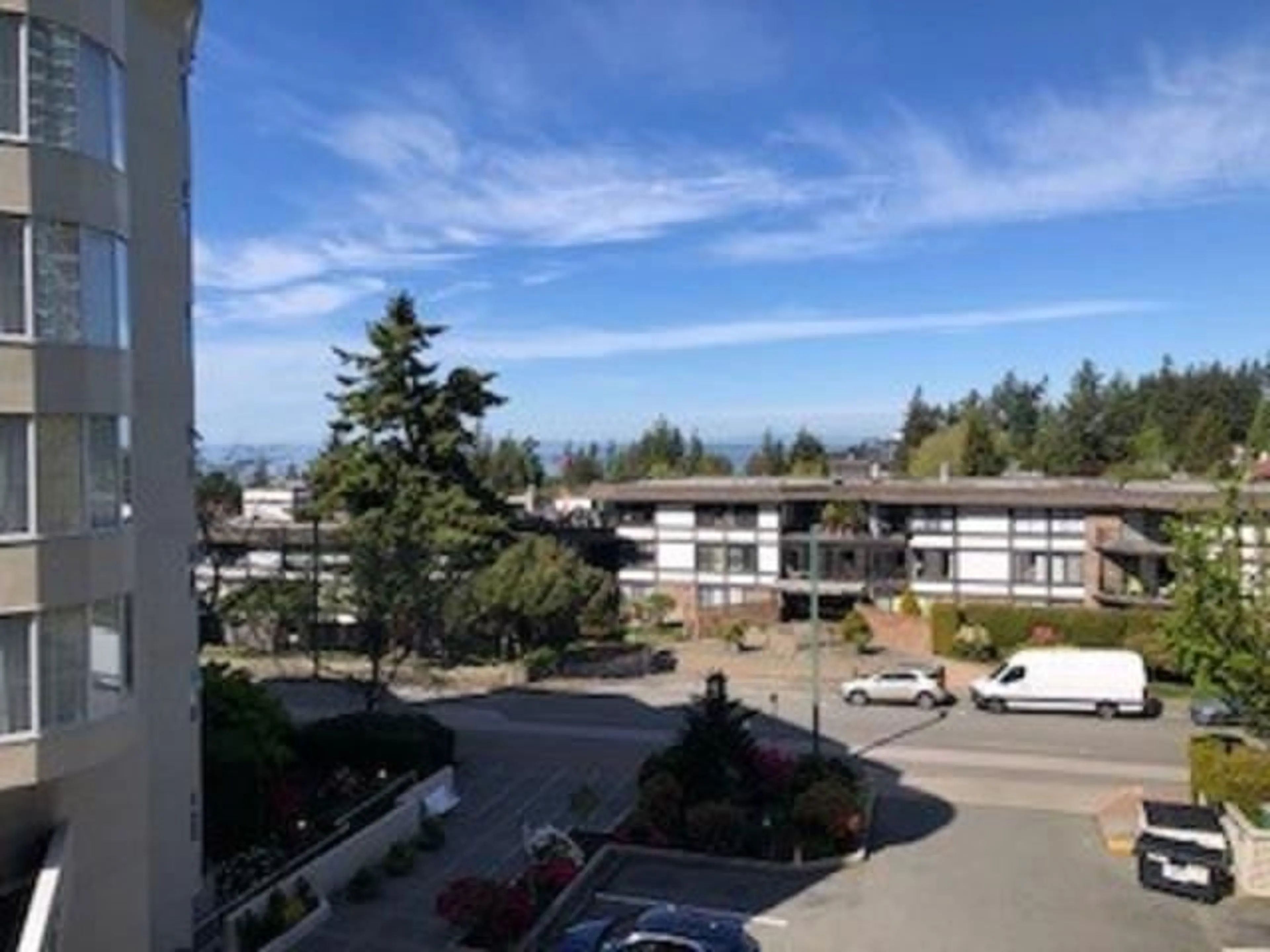 A pic from outside/outdoor area/front of a property/back of a property/a pic from drone, mountain view for 401 - 1442 FOSTER, White Rock British Columbia V4B3X7