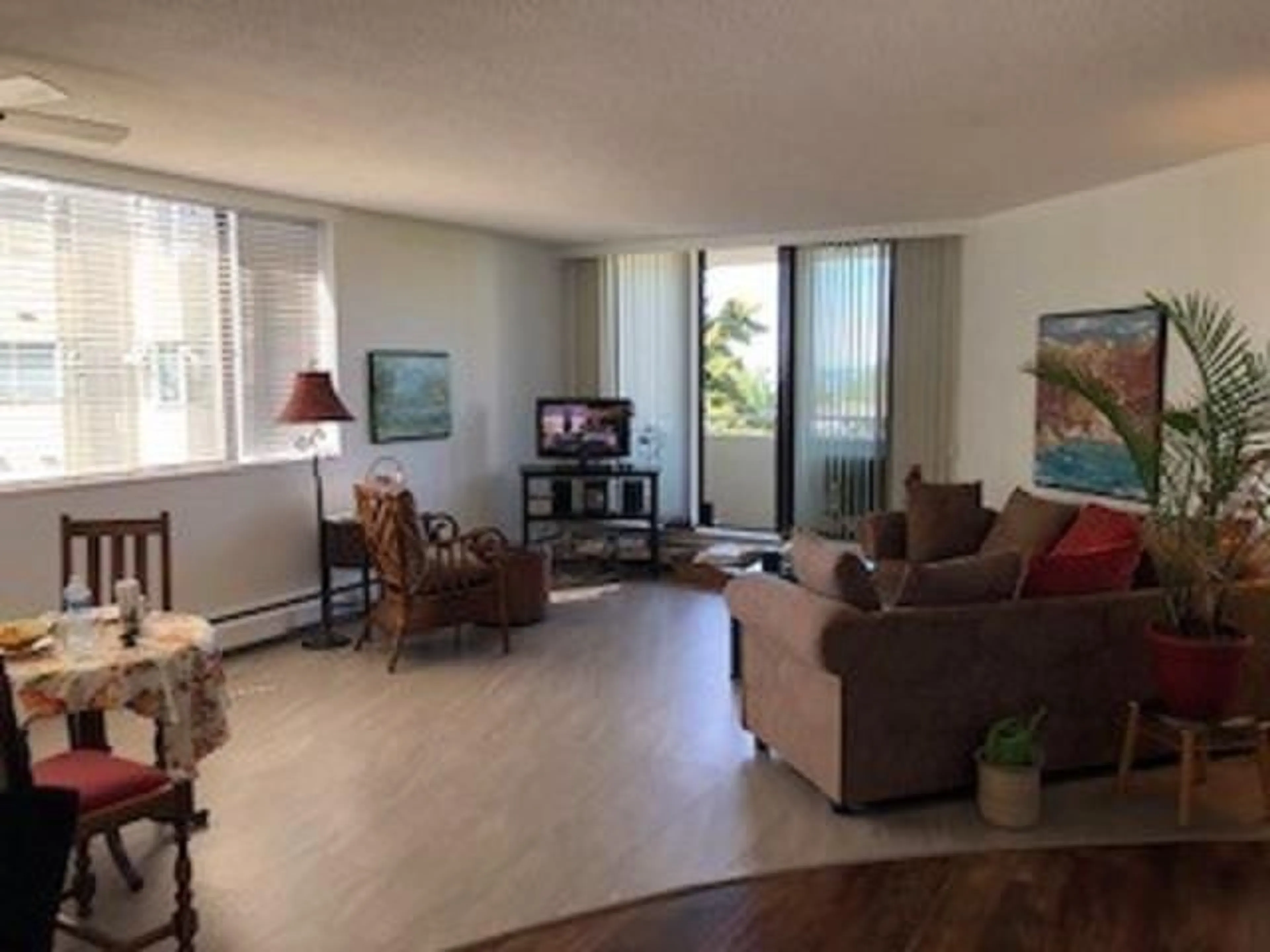 Living room with furniture, unknown for 401 - 1442 FOSTER, White Rock British Columbia V4B3X7