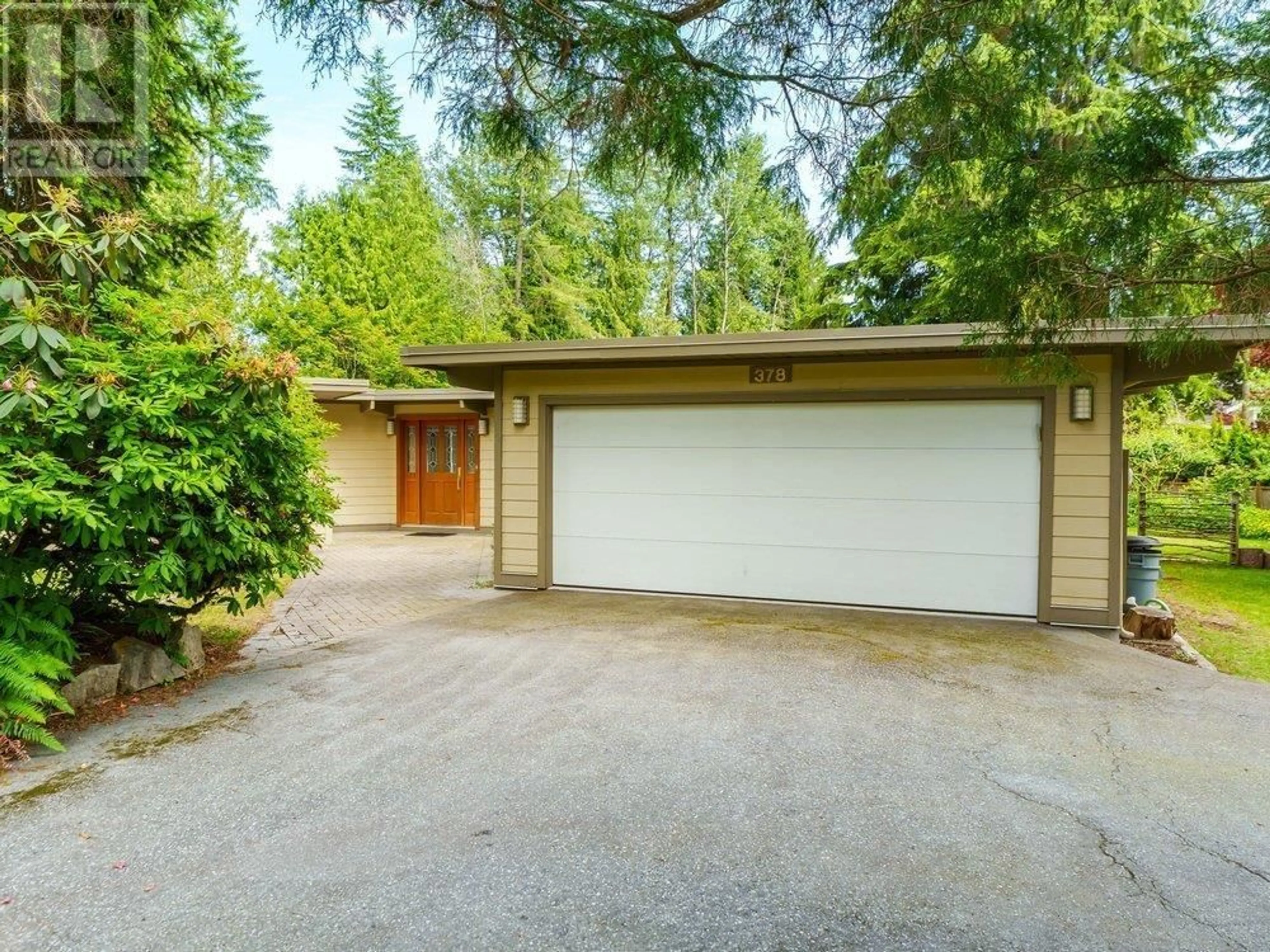 Indoor garage for 378 ST. JAMES CRESCENT, West Vancouver British Columbia V7S1J8