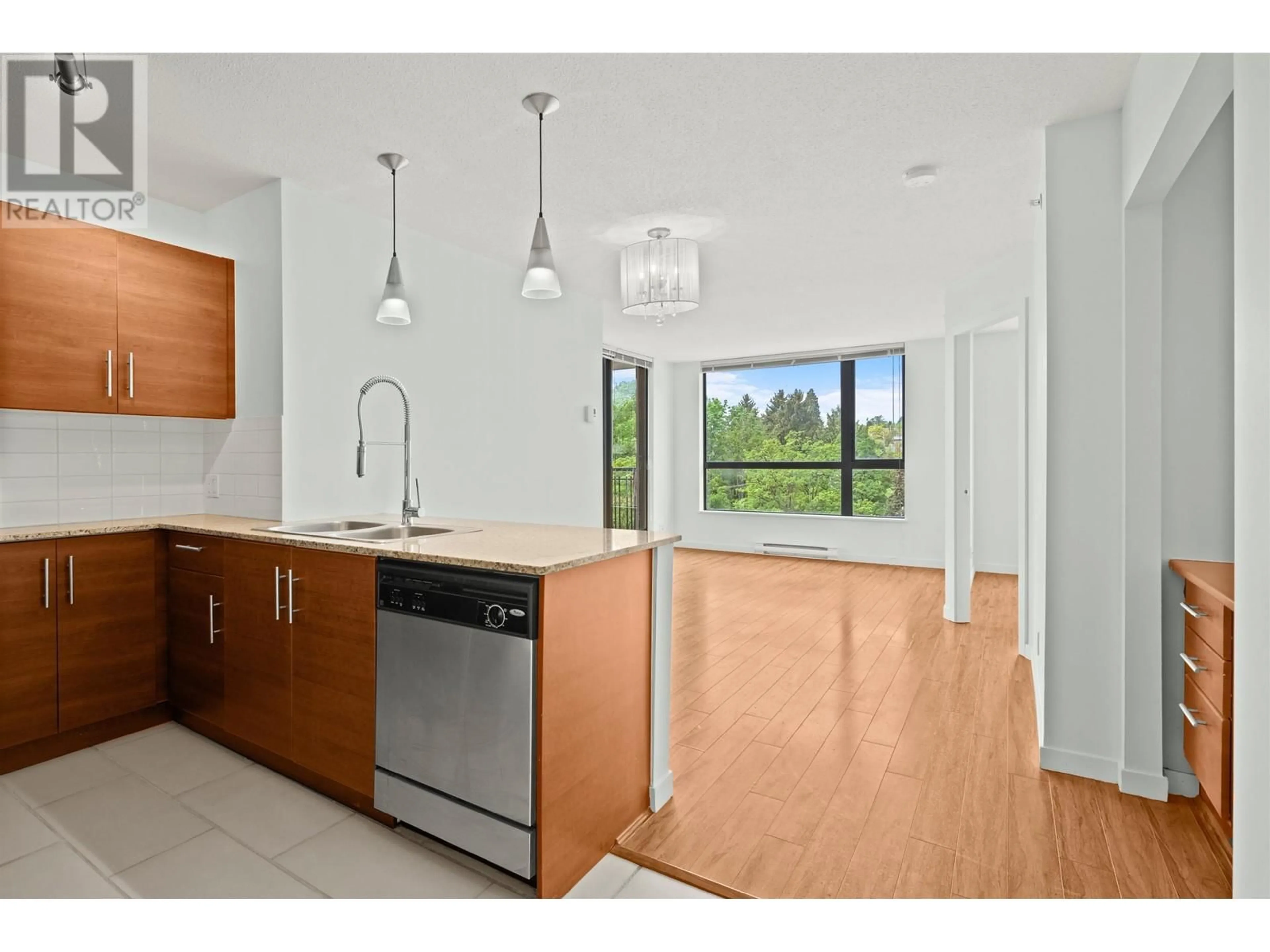 Open concept kitchen, unknown for 701 - 814 ROYAL AVENUE, New Westminster British Columbia V3M1J9