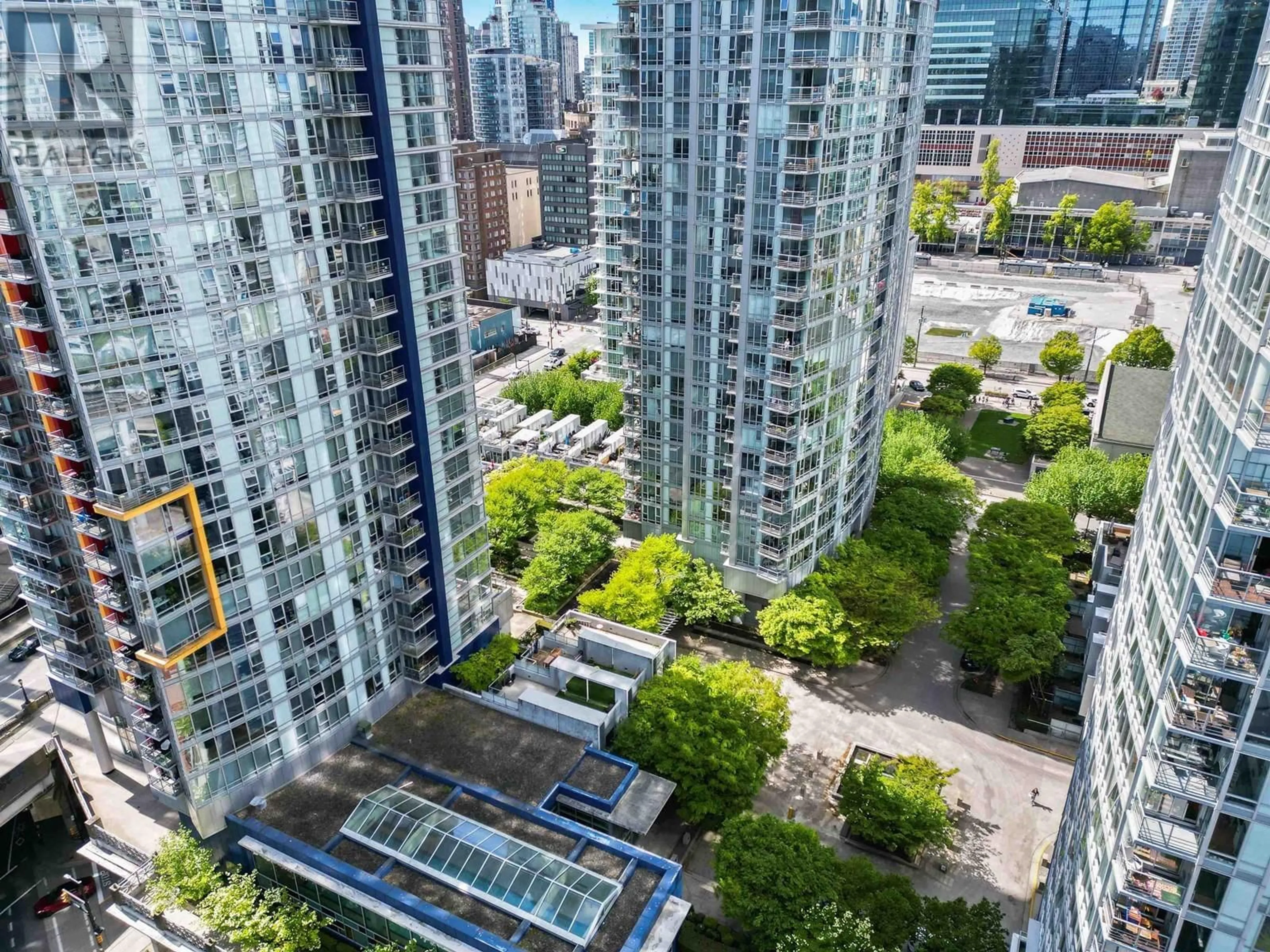 A pic from outside/outdoor area/front of a property/back of a property/a pic from drone, city buildings view from balcony for 508 - 668 CITADEL PARADE, Vancouver British Columbia V6B1W6