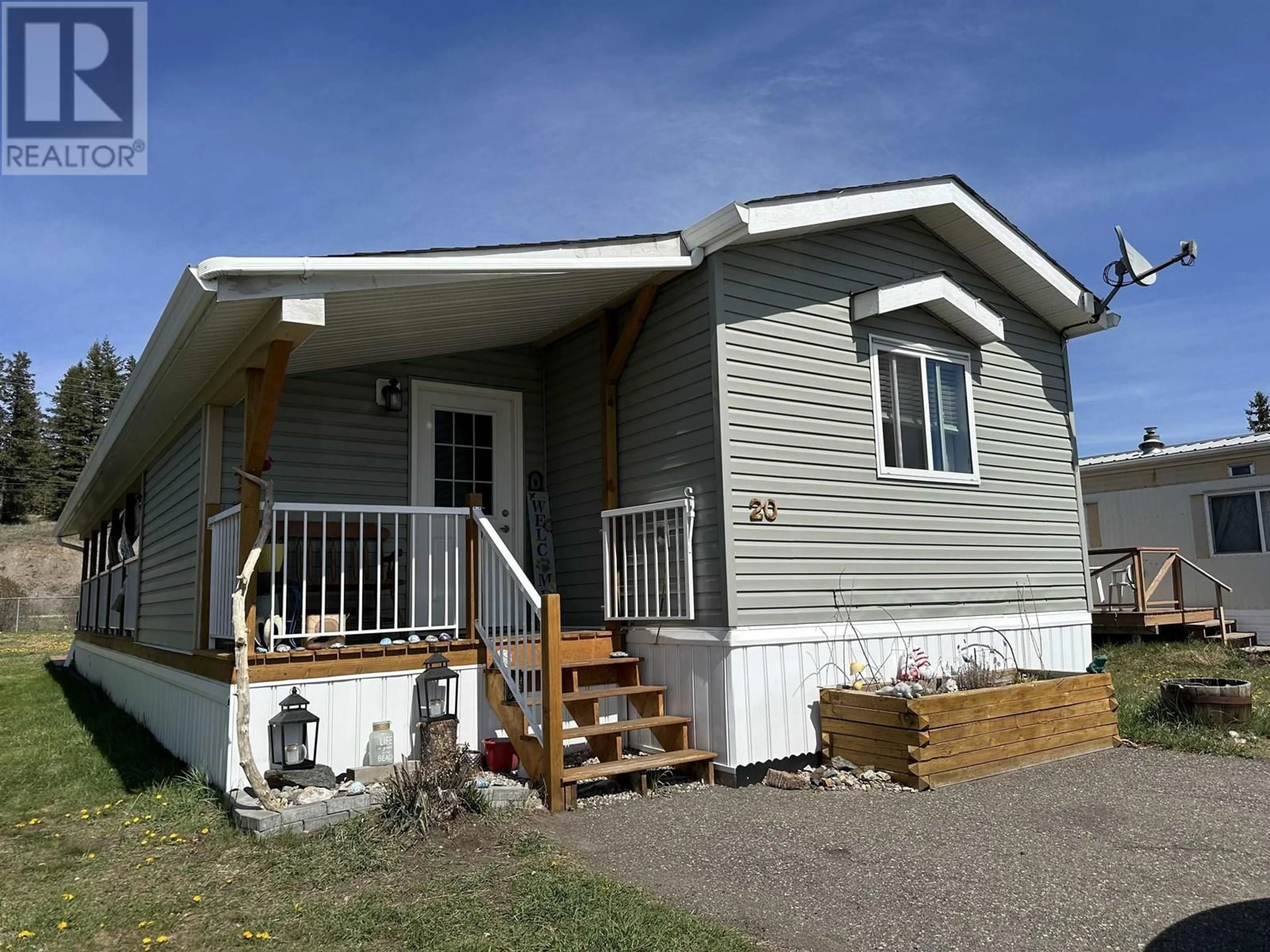 Home with vinyl exterior material, unknown for 20 - 3728 97 HIGHWAY, Lac La Hache British Columbia V0K1T0