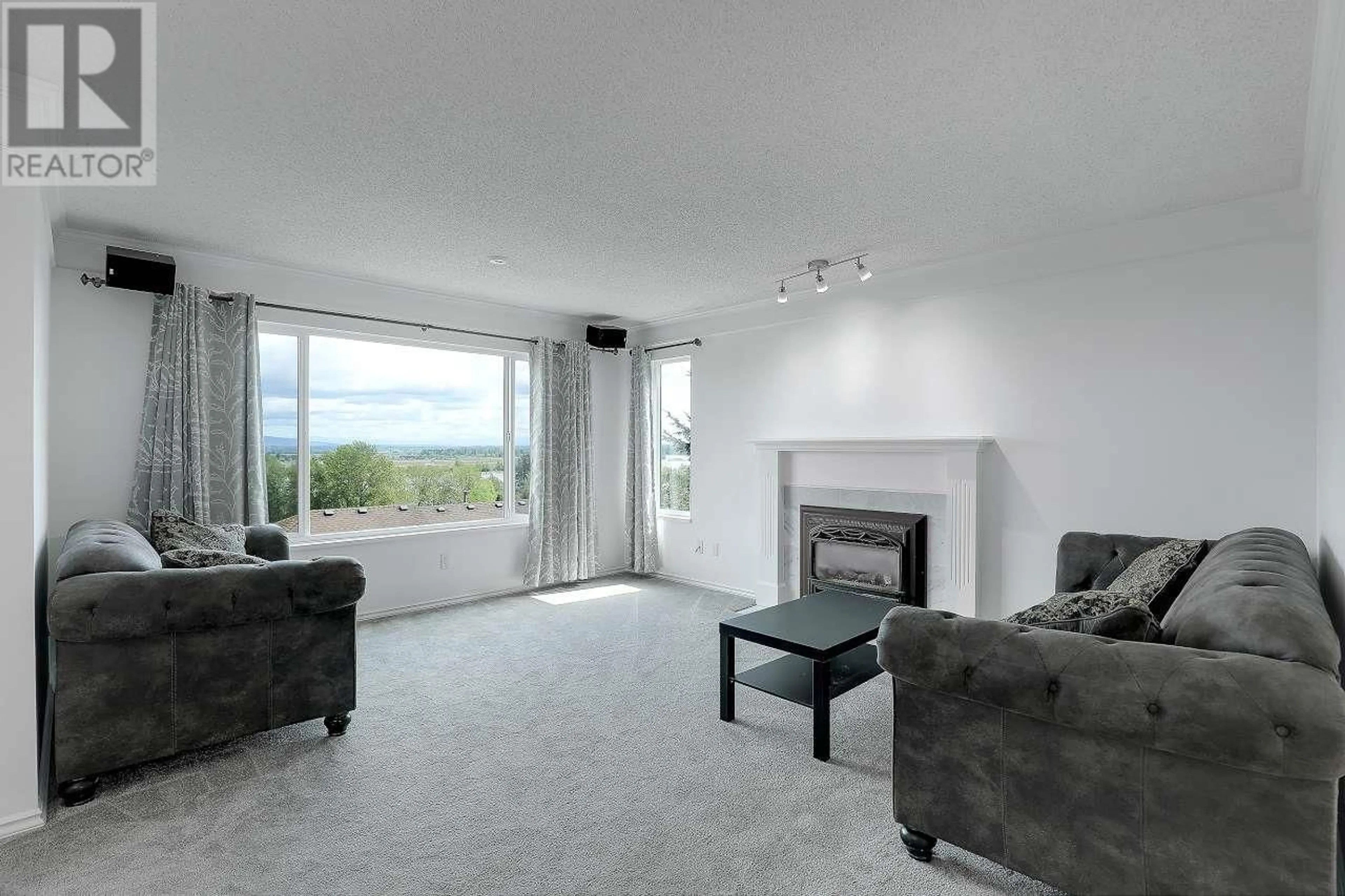 Living room with furniture, unknown for 117 - 1140 CASTLE CRESCENT, Port Coquitlam British Columbia V3C5M4