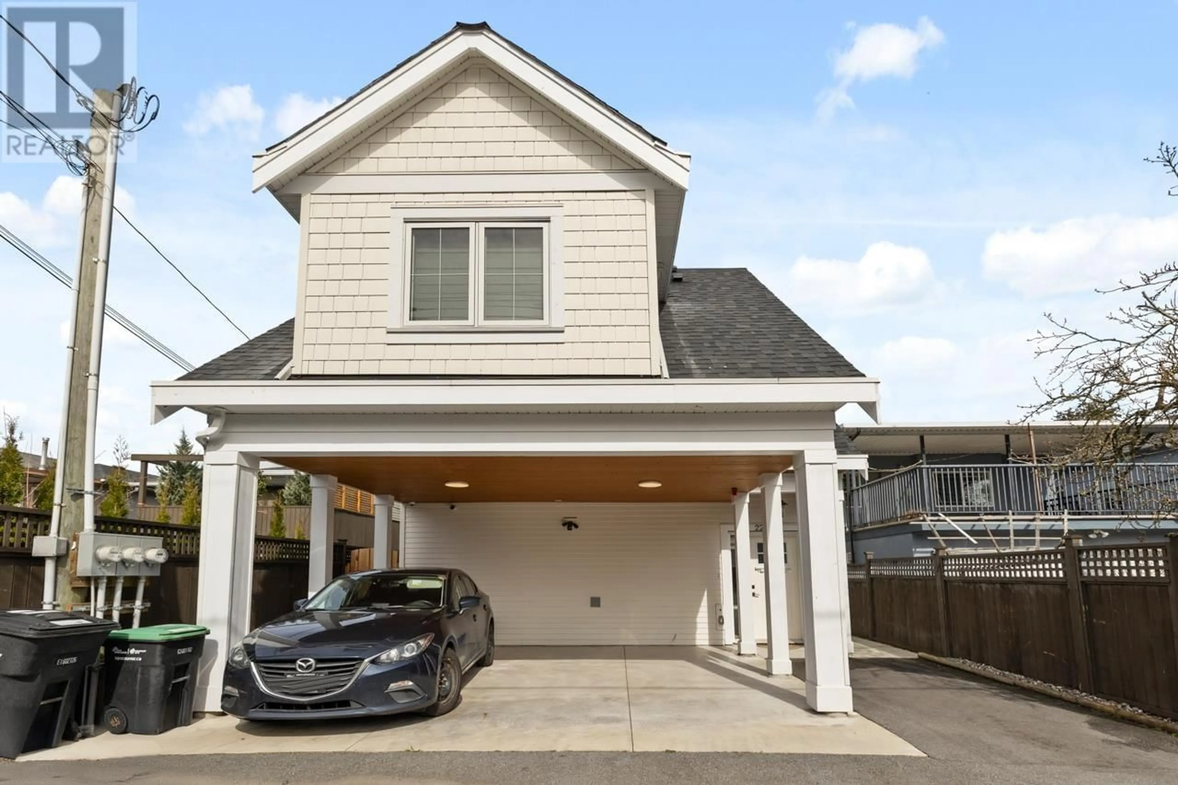 Indoor garage for 2252 GRANT STREET, Vancouver British Columbia V5L2Z7