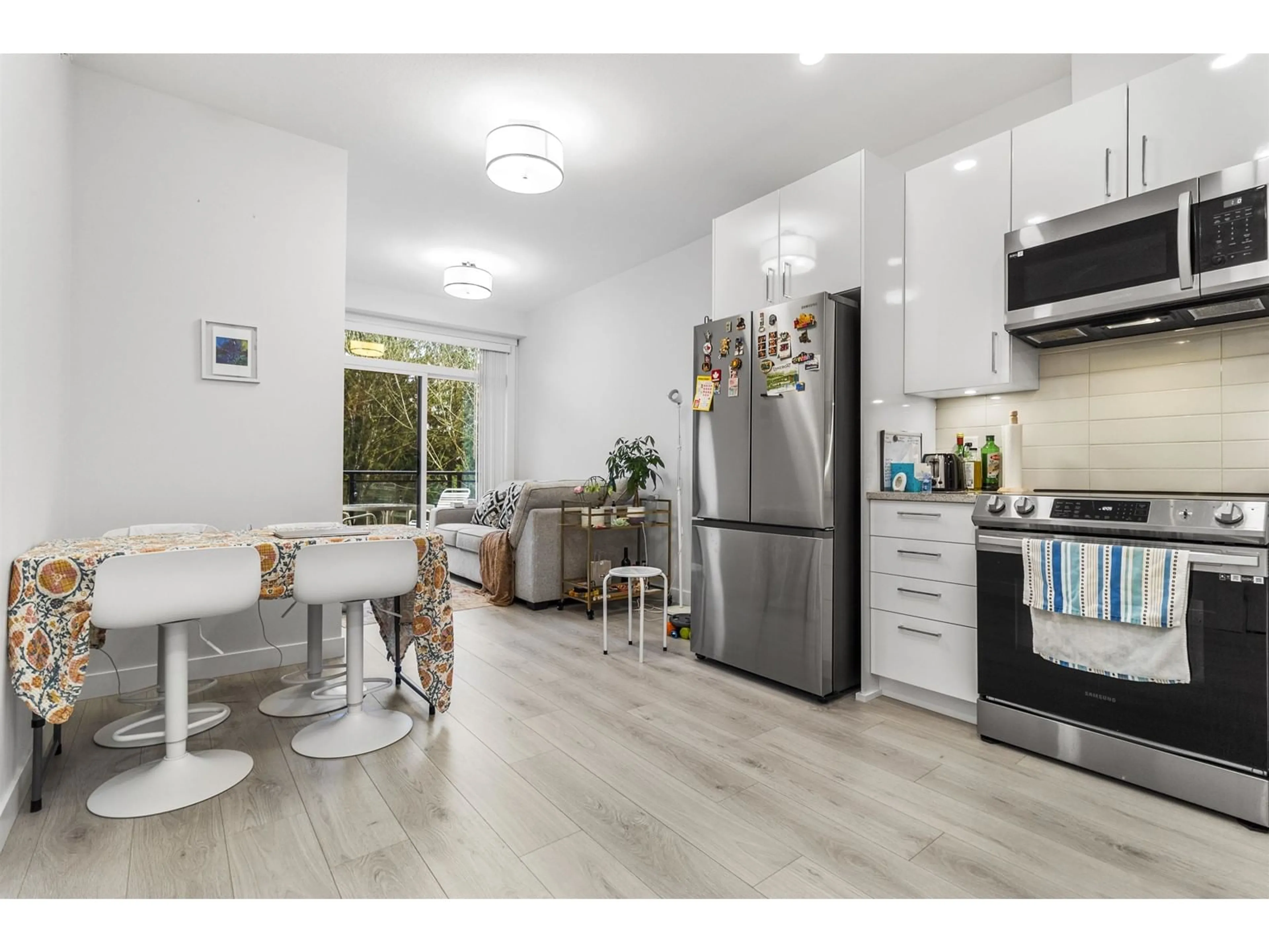 Open concept kitchen, unknown for 405 - 32690 14TH, Mission British Columbia V2V0K5