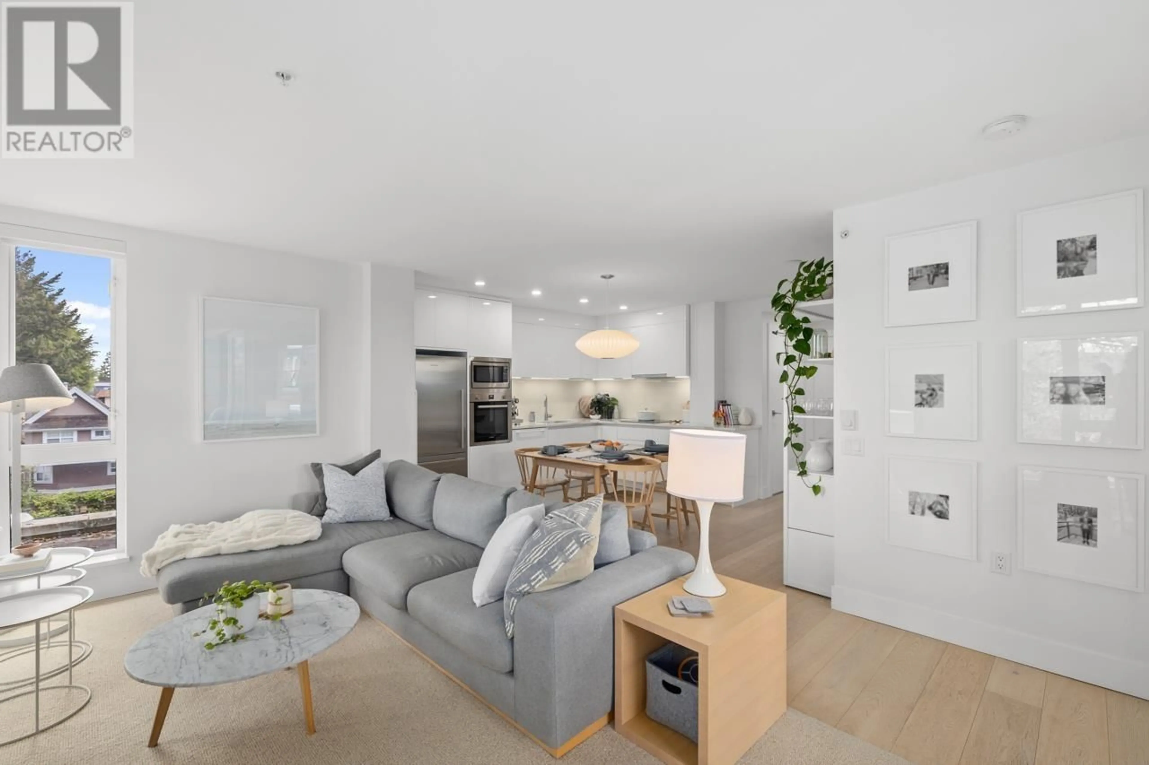 Living room with furniture, unknown for 402 - 2239 7TH AVENUE, Vancouver British Columbia V6K1Y3