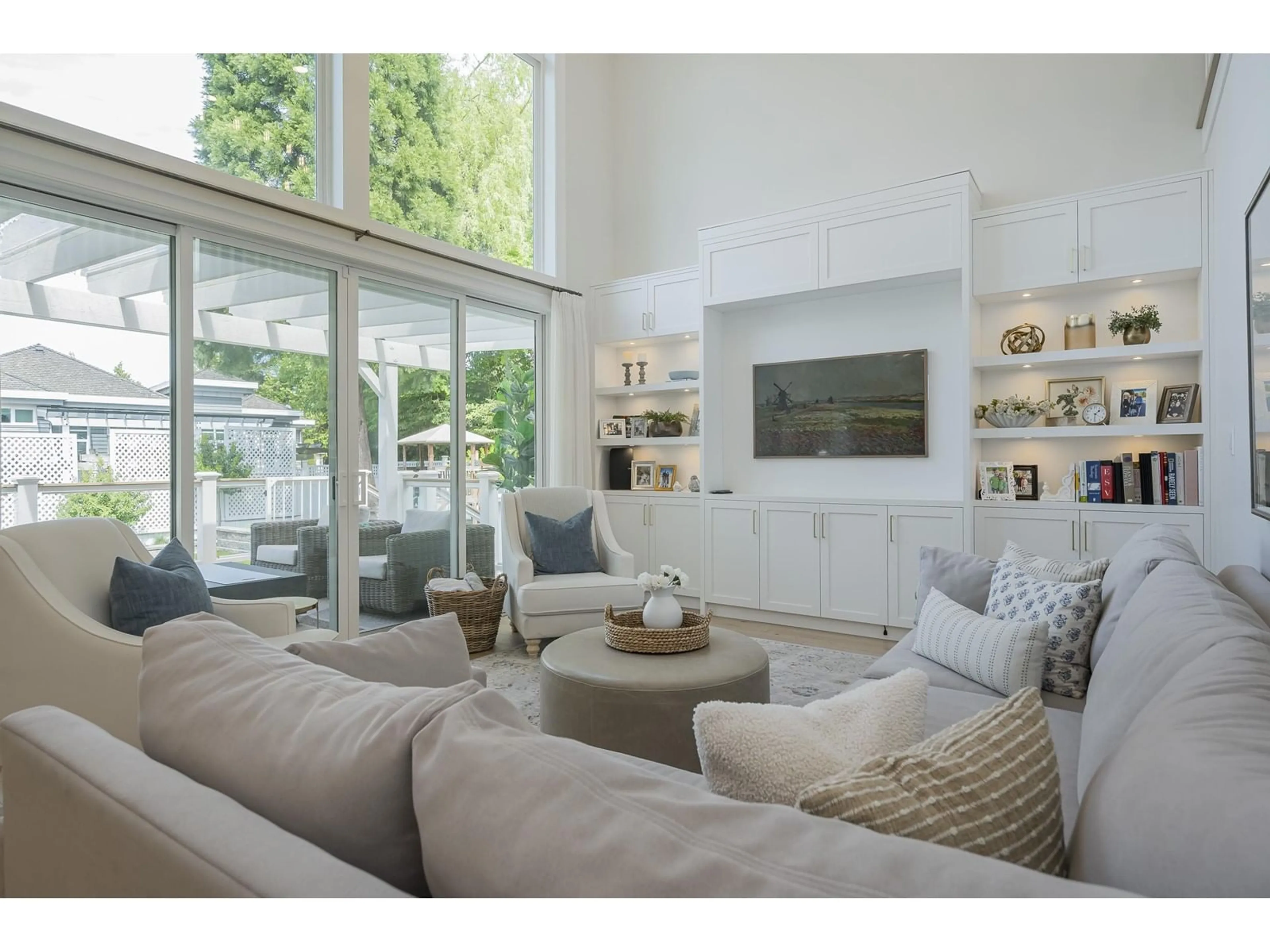Living room with furniture, unknown for 16050 MORGAN CREEK, Surrey British Columbia V3Z0J2
