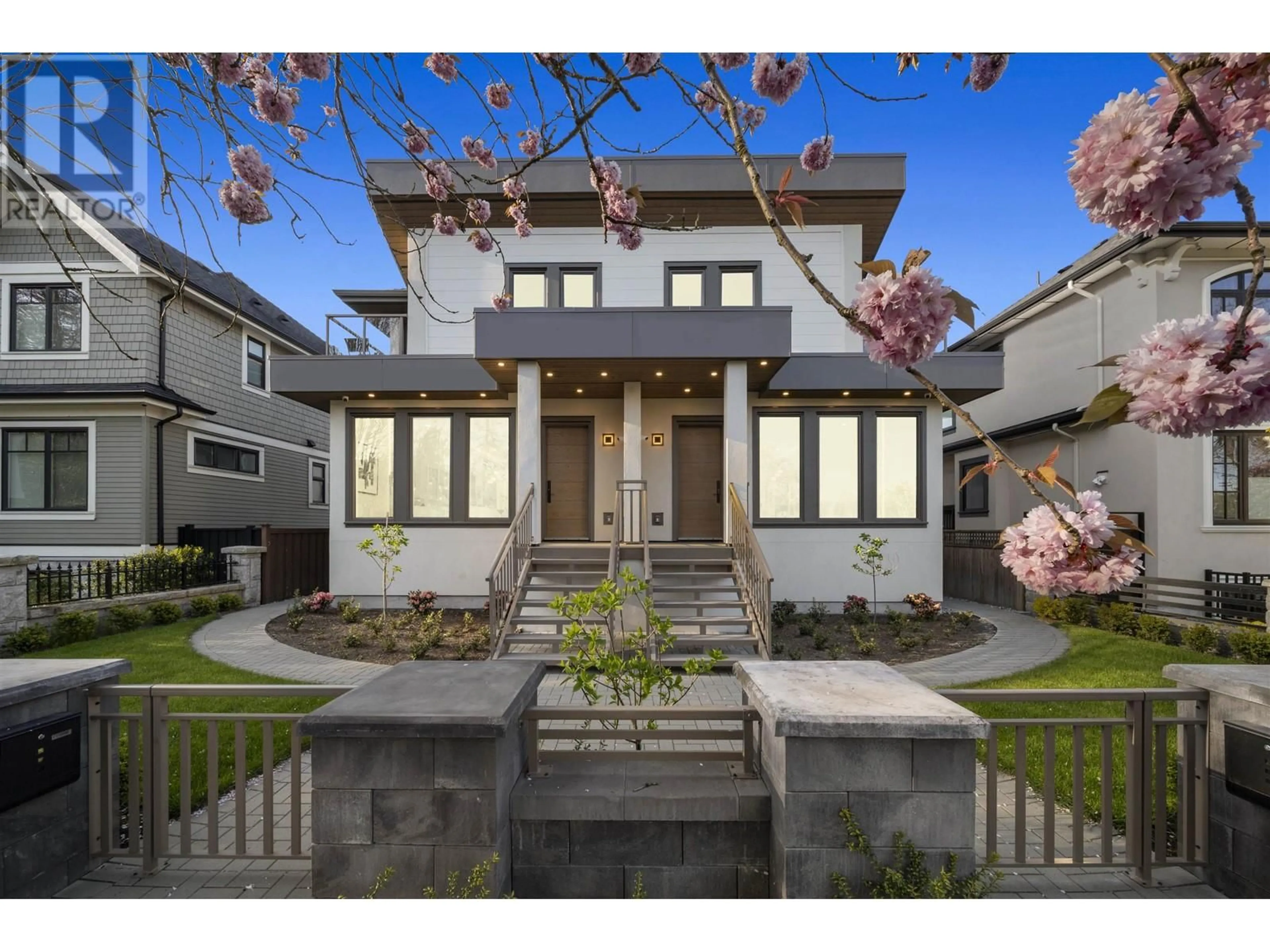 Unknown for 2455 10TH AVENUE, Vancouver British Columbia V6K2J4