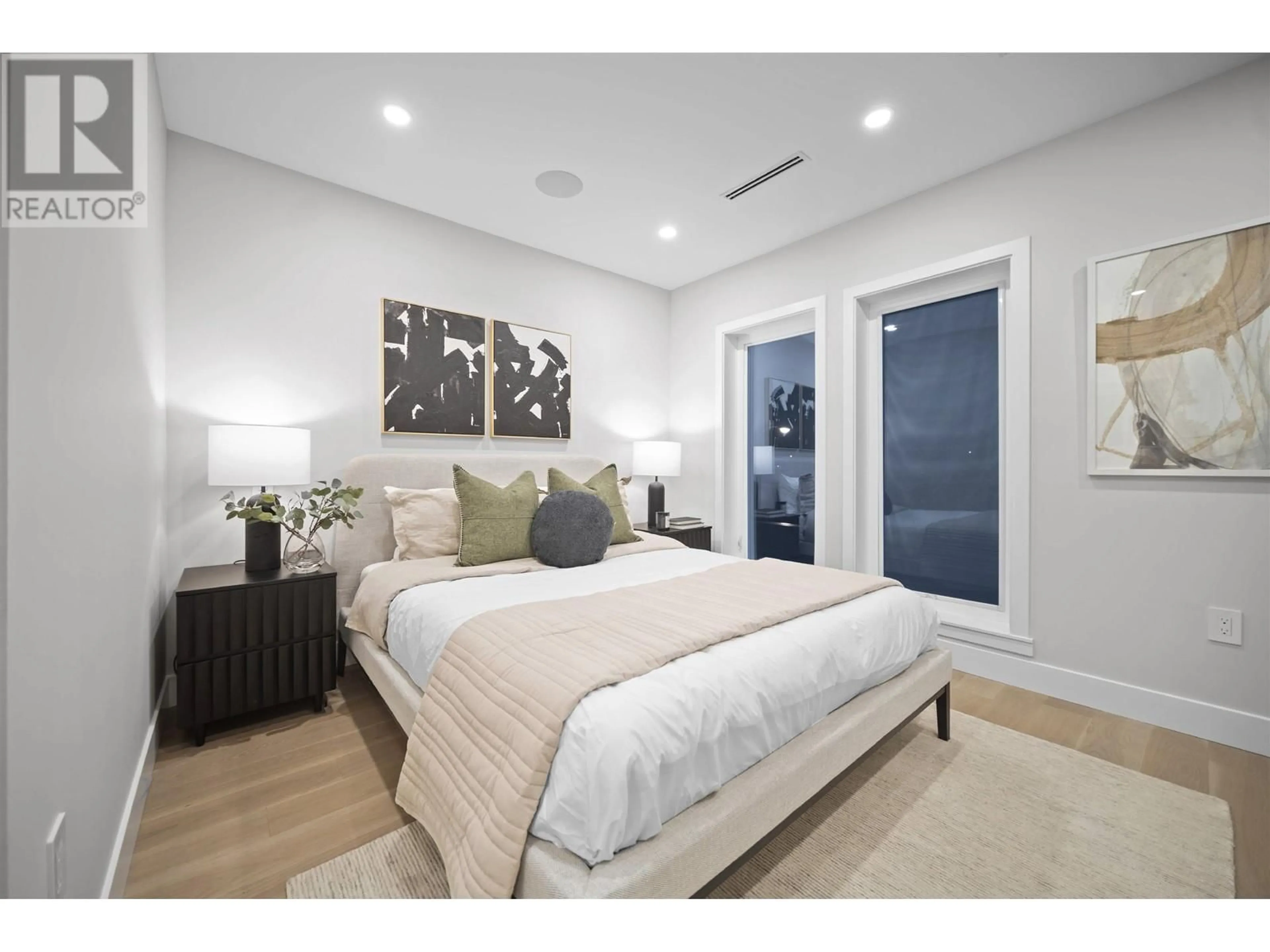 Bedroom with bed, unknown for 2455 10TH AVENUE, Vancouver British Columbia V6K2J4
