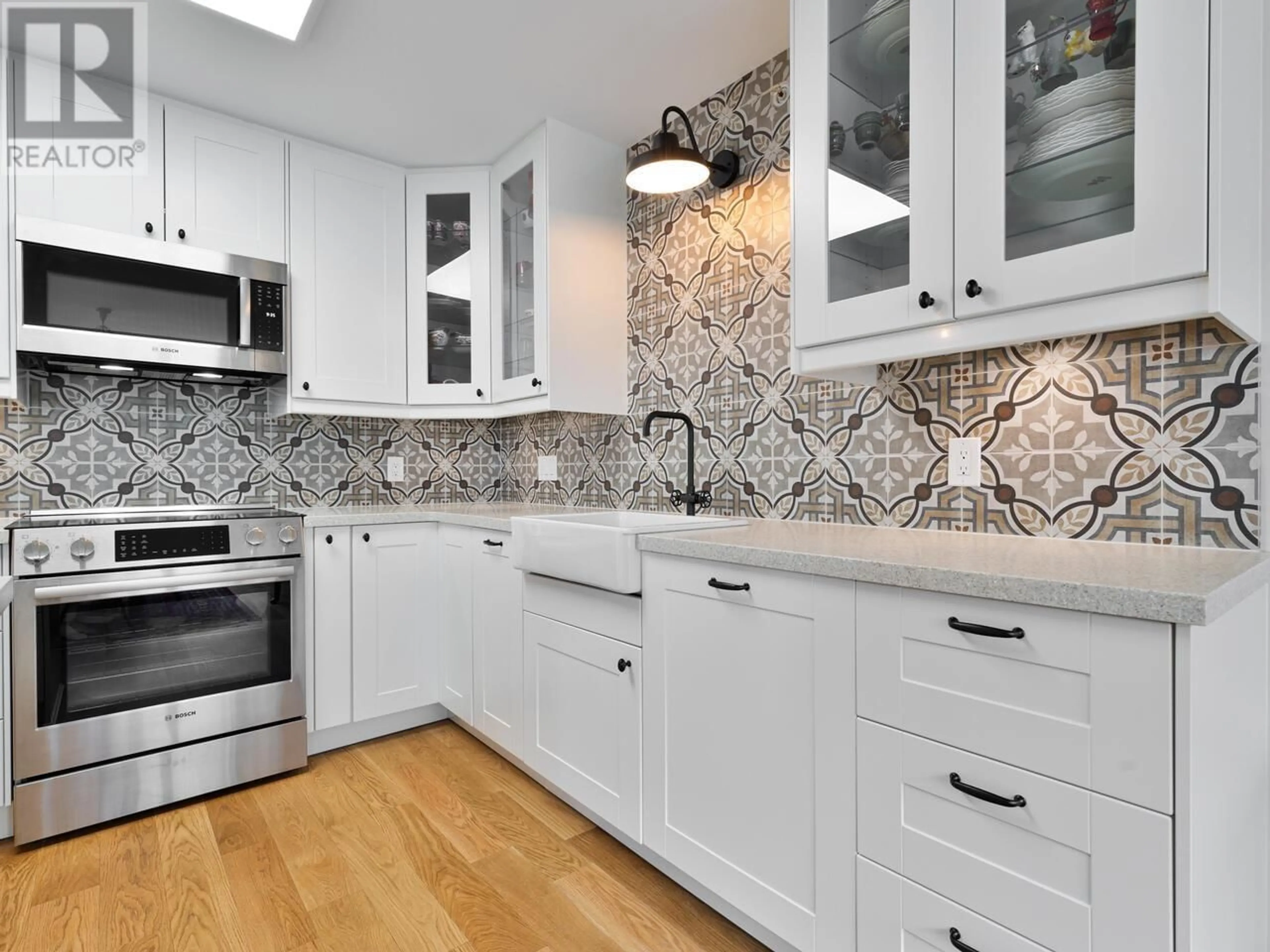 Contemporary kitchen, ceramic/tile floor for 901 - 720 HAMILTON STREET, New Westminster British Columbia V3M7A6