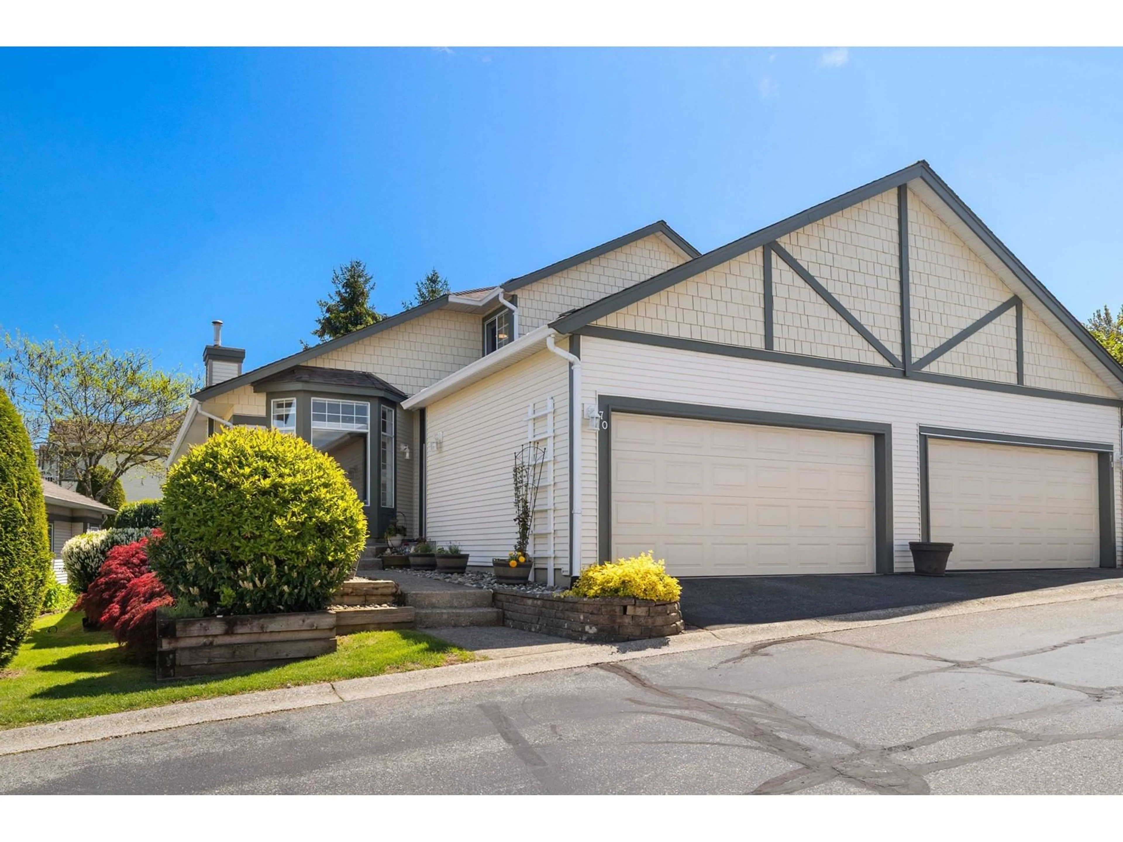 Home with vinyl exterior material, street for 70 - 9012 WALNUT GROVE, Langley British Columbia V1M2K3