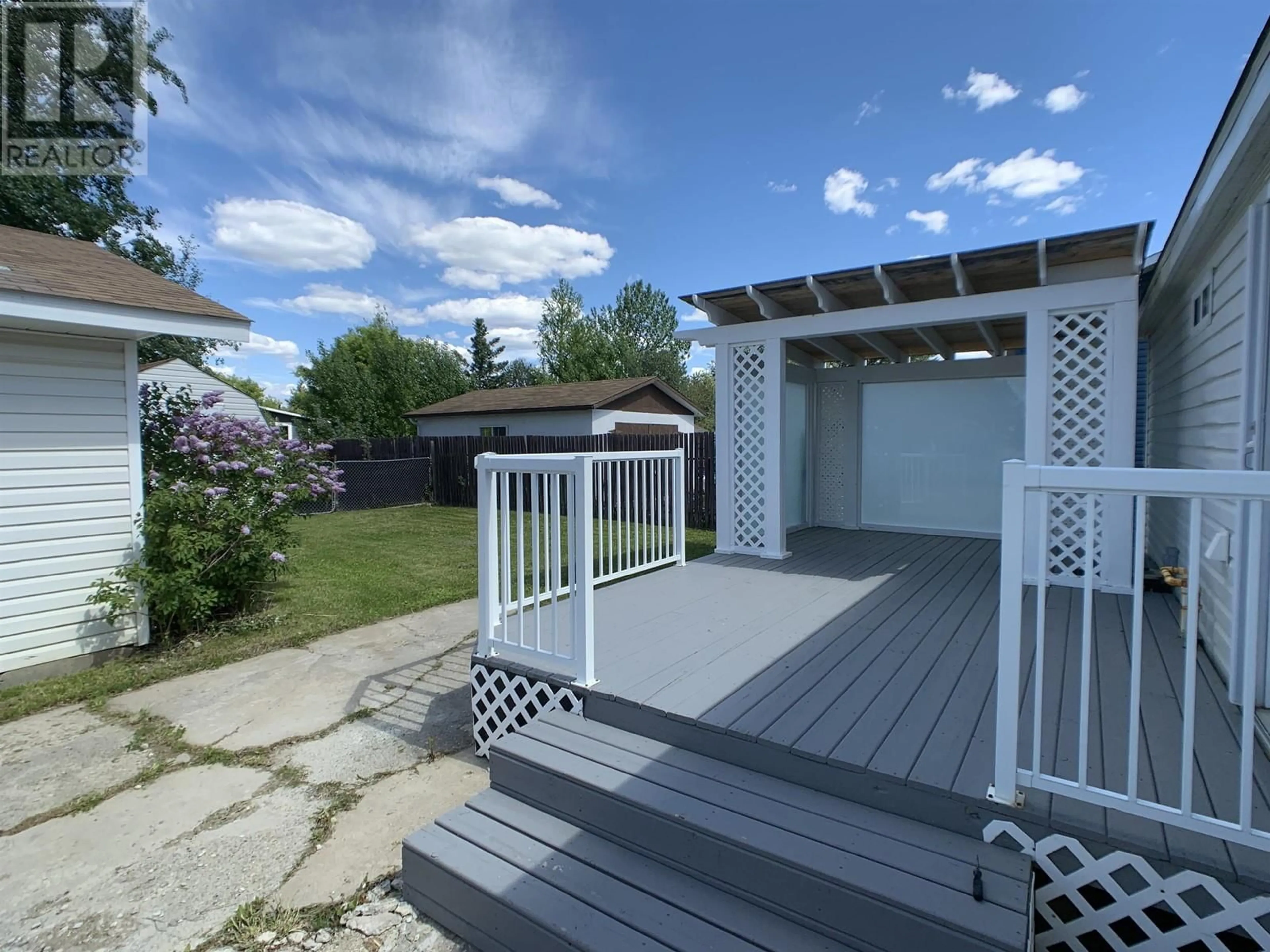 Patio, street for 4028 POPLAR AVENUE, Fort Nelson British Columbia V0C1R0