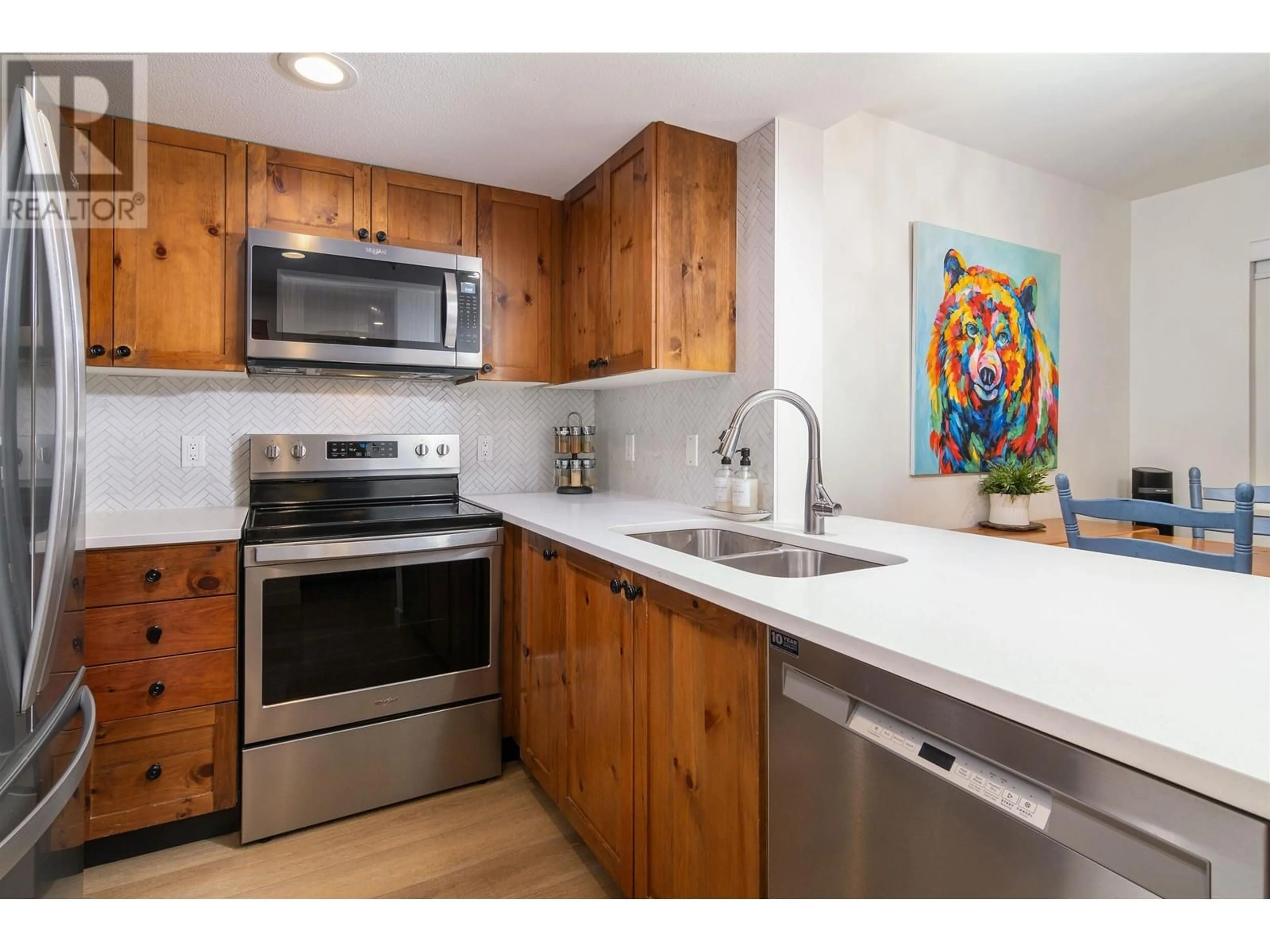 Standard kitchen, unknown for 109 - 4355 NORTHLANDS BOULEVARD, Whistler British Columbia V8E1C3