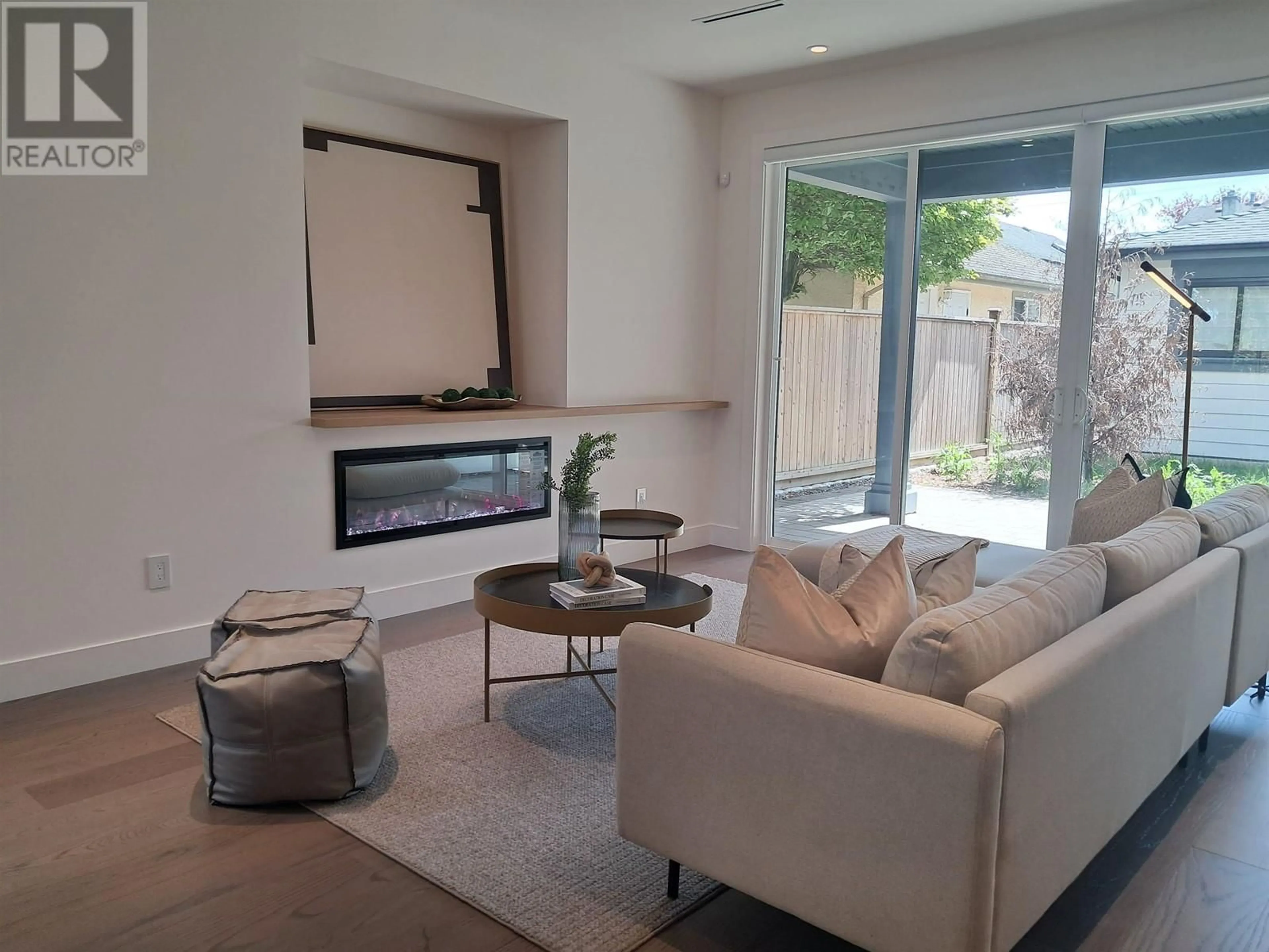 Living room with furniture, unknown for 3760 SHUSWAP AVENUE, Richmond British Columbia V7E3T3