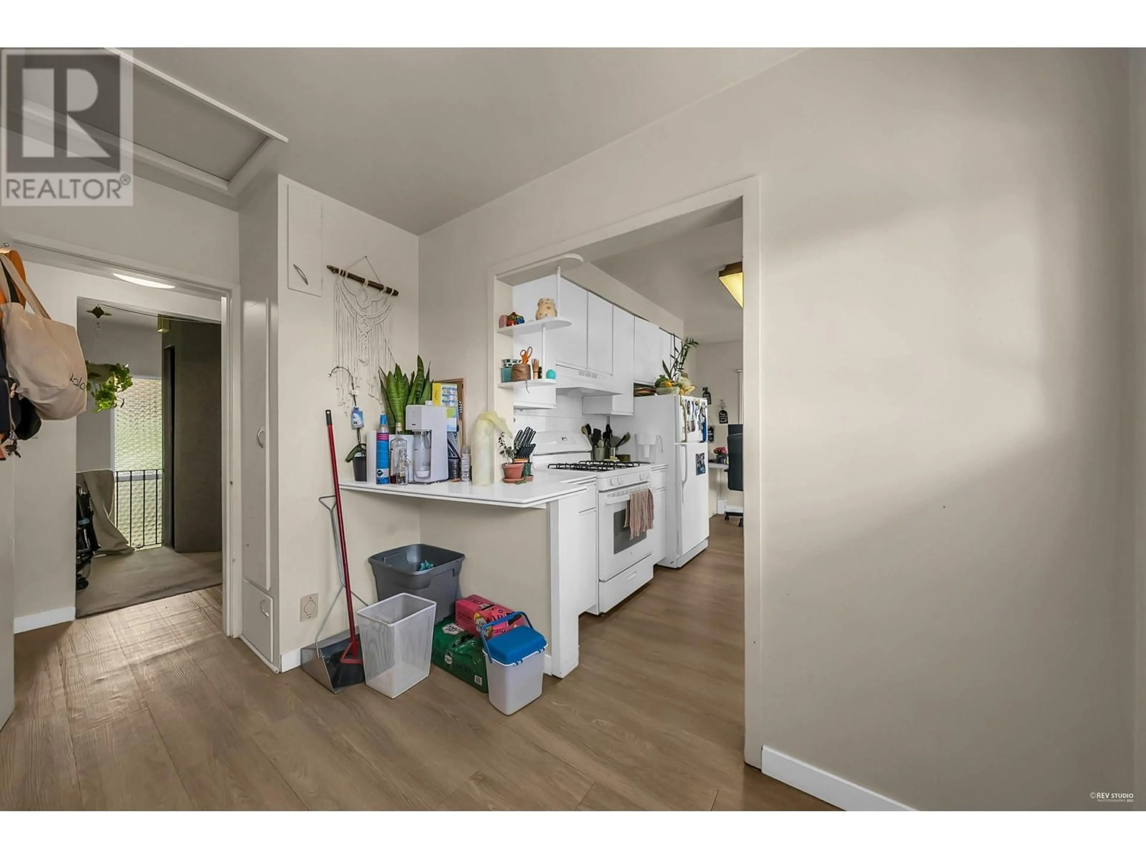 Unknown for 215 28TH STREET, North Vancouver British Columbia V7N2H9