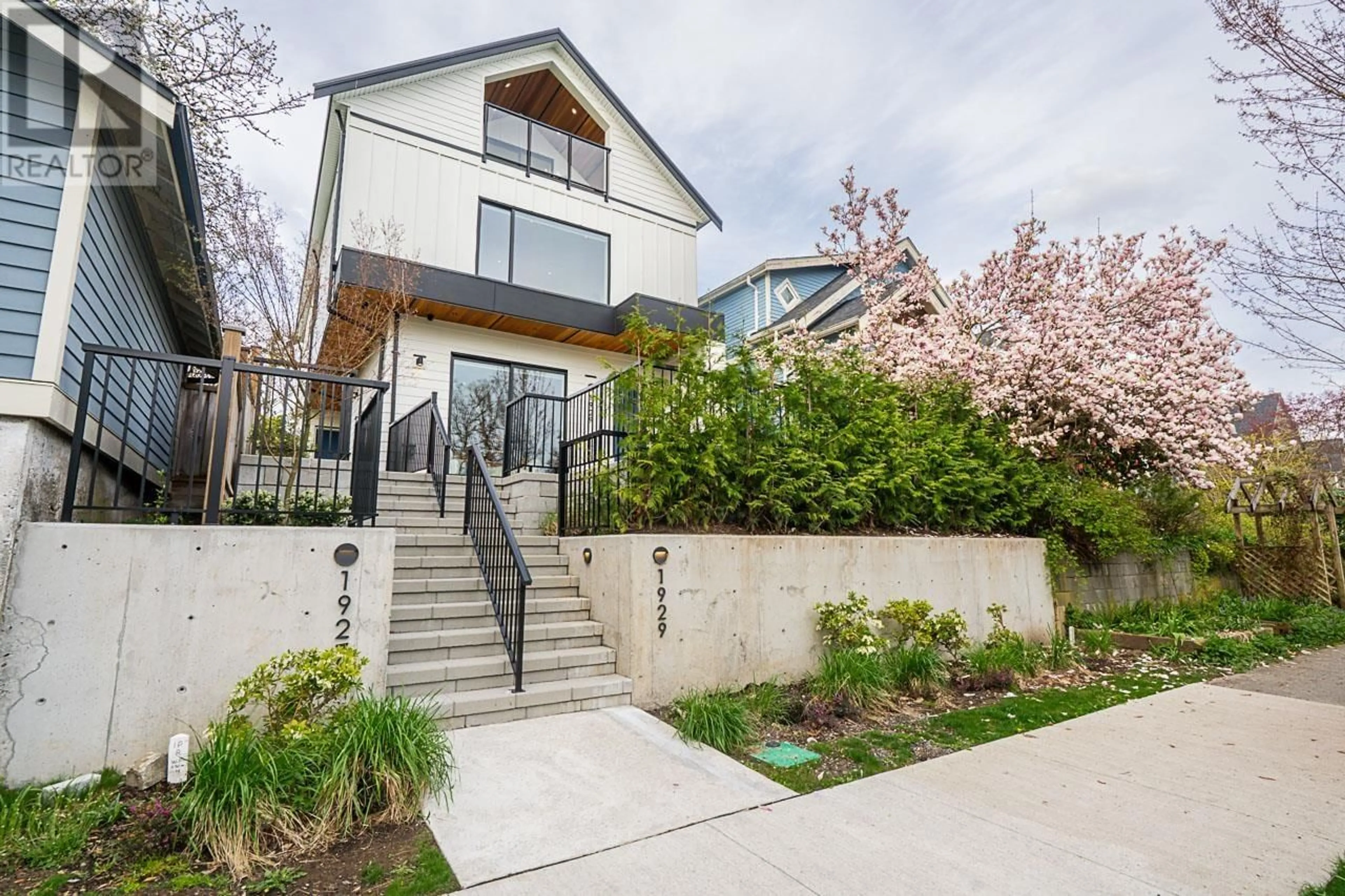 Unknown for 1929 8TH AVENUE, Vancouver British Columbia V5N1T9
