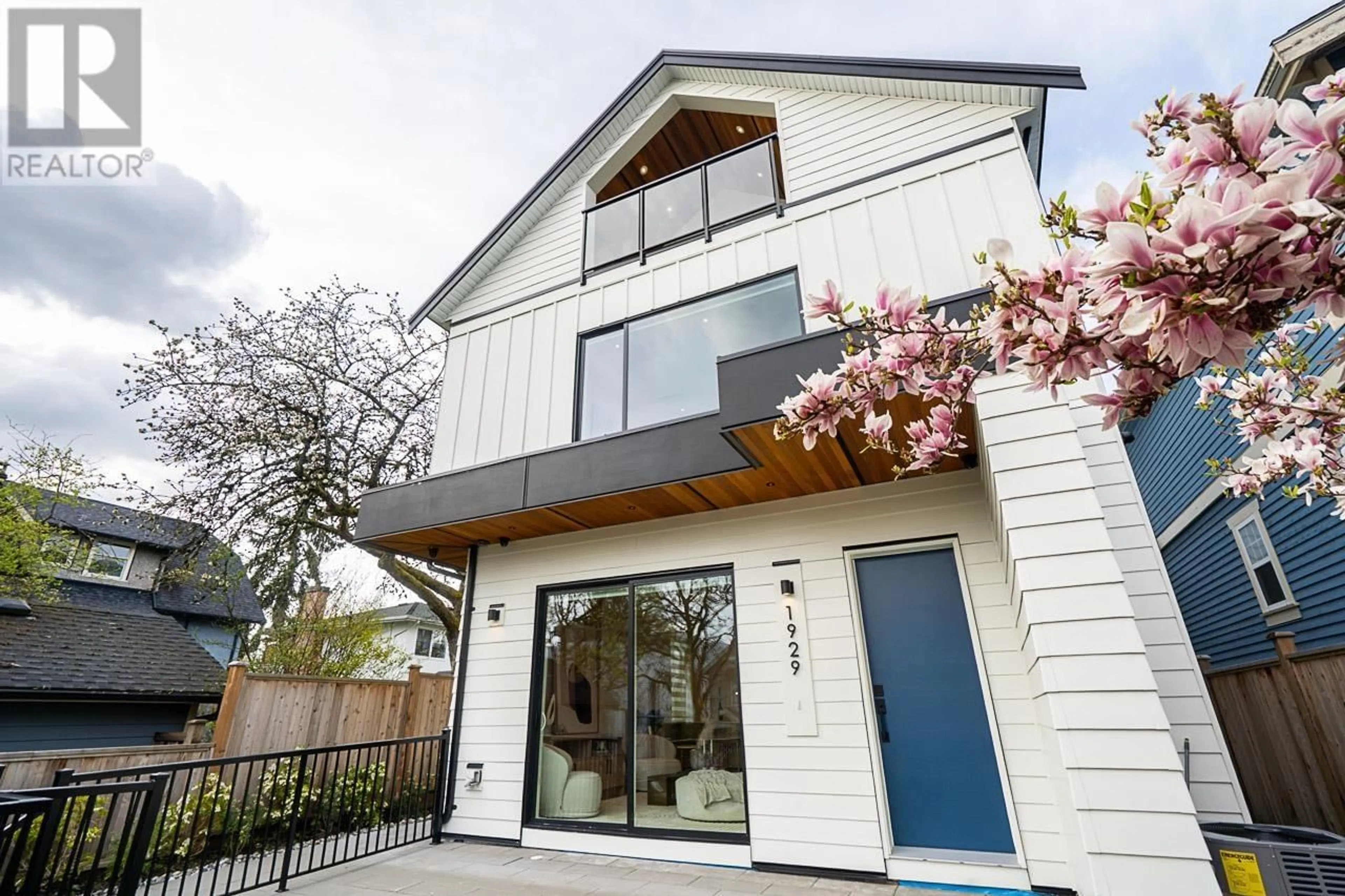 Home with vinyl exterior material, street for 1929 8TH AVENUE, Vancouver British Columbia V5N1T9