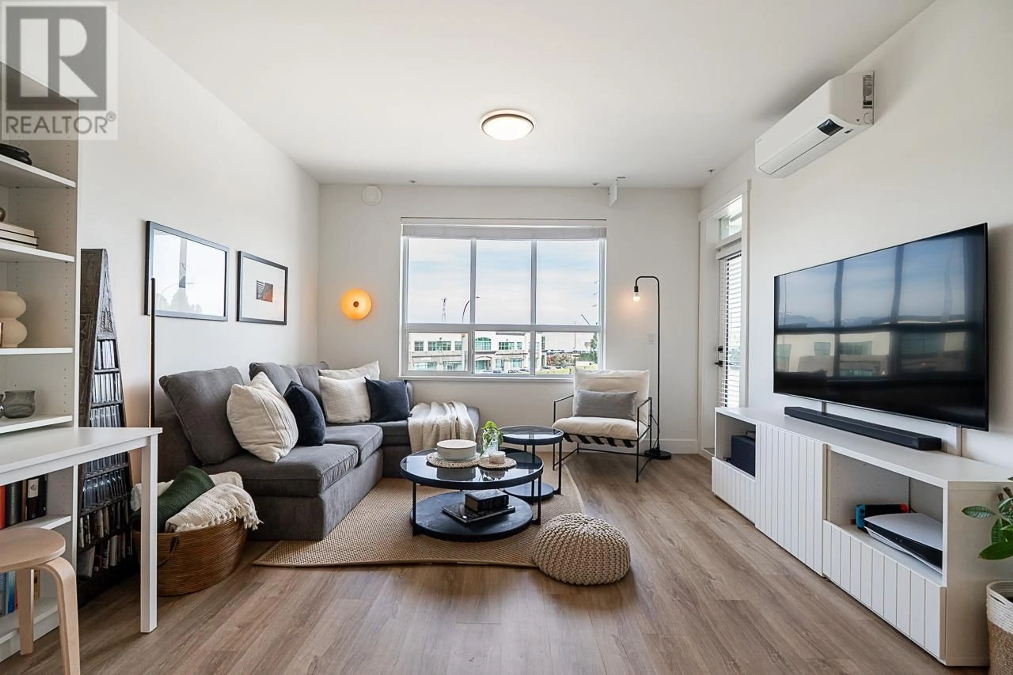 Living room with furniture, unknown for 1201 - 2180 KELLY AVENUE, Port Coquitlam British Columbia V3C0S6