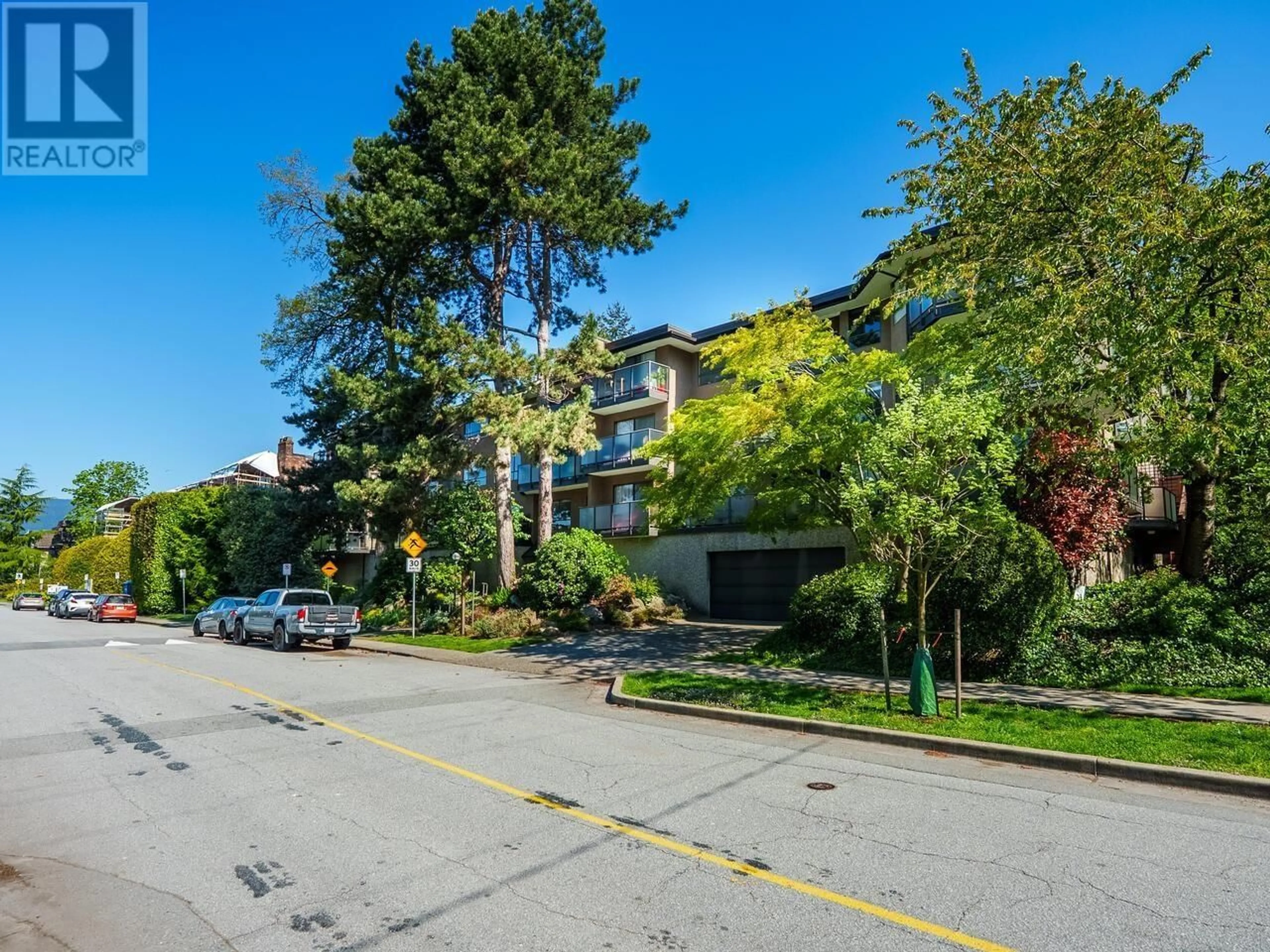 A pic from outside/outdoor area/front of a property/back of a property/a pic from drone, street for 222 - 210 2ND STREET, North Vancouver British Columbia V7M1C6
