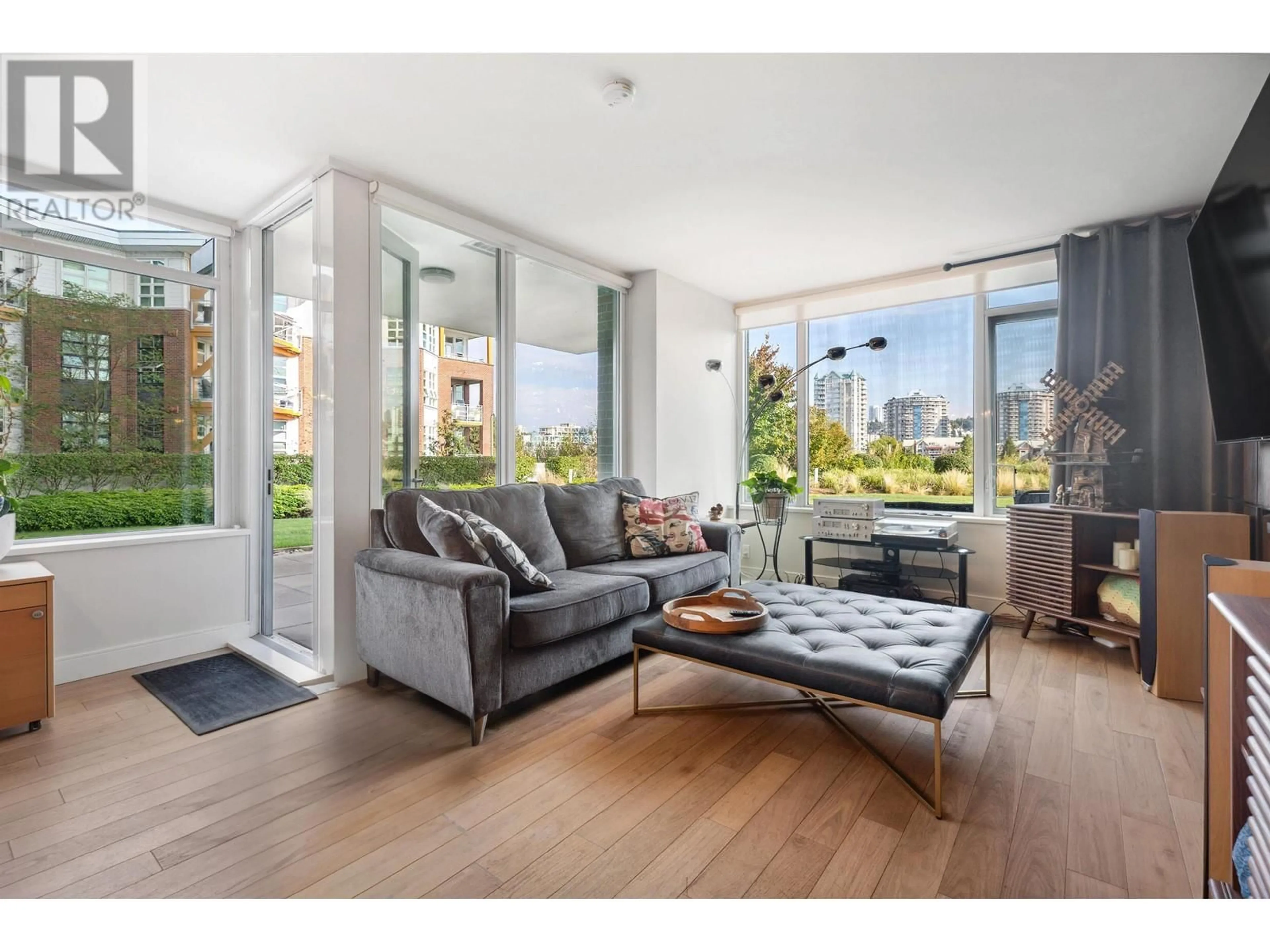 Living room with furniture, unknown for 204 - 210 SALTER STREET, New Westminster British Columbia V3M0J9