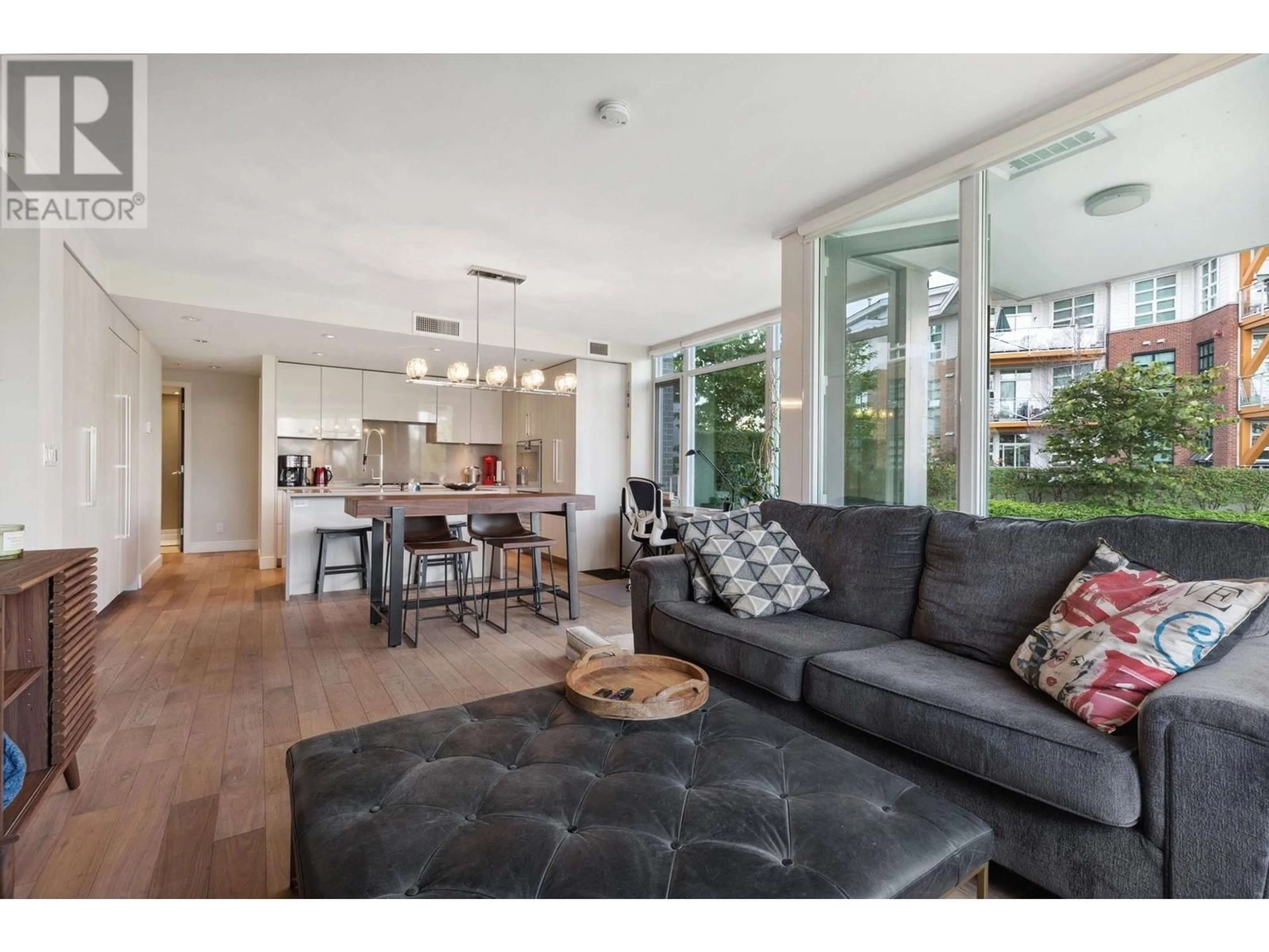 Living room with furniture, unknown for 204 - 210 SALTER STREET, New Westminster British Columbia V3M0J9
