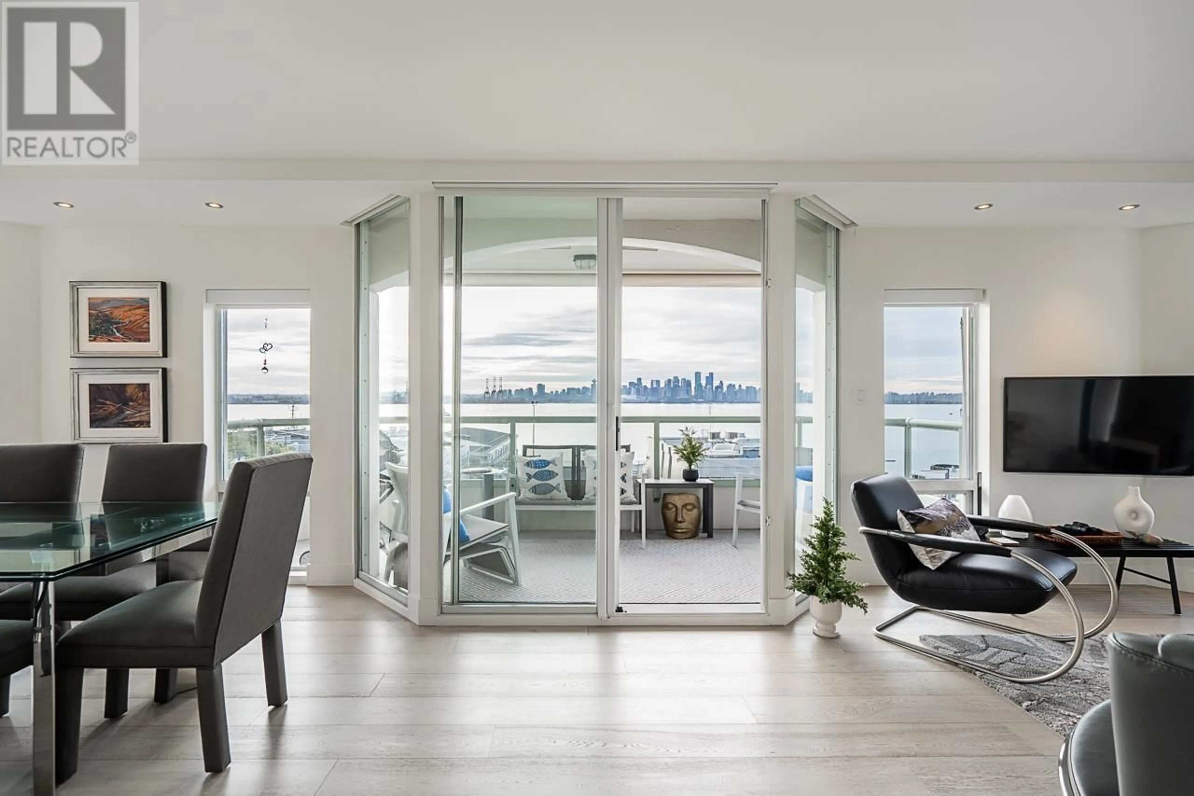 Unknown for 306 - 168 CHADWICK COURT, North Vancouver British Columbia V7M3L4