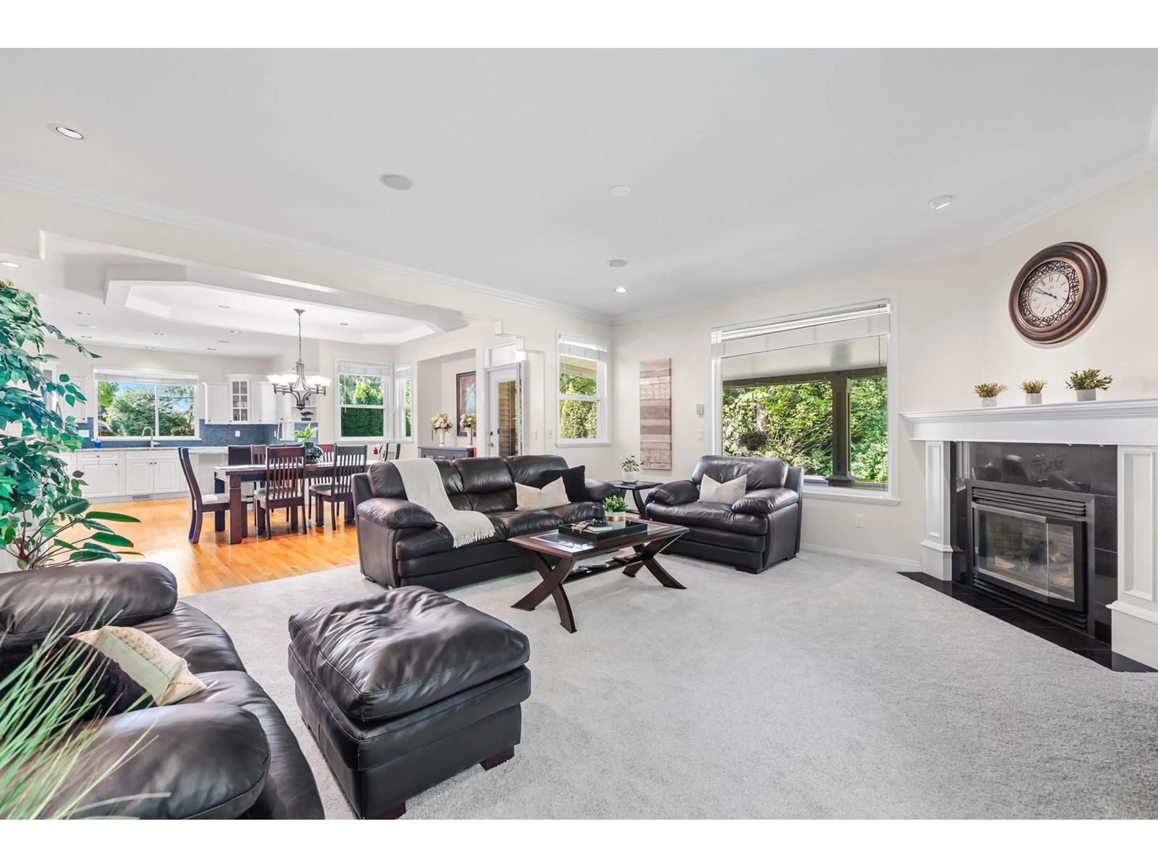 Living room with furniture, unknown for 17965 68, Surrey British Columbia V3S9E2