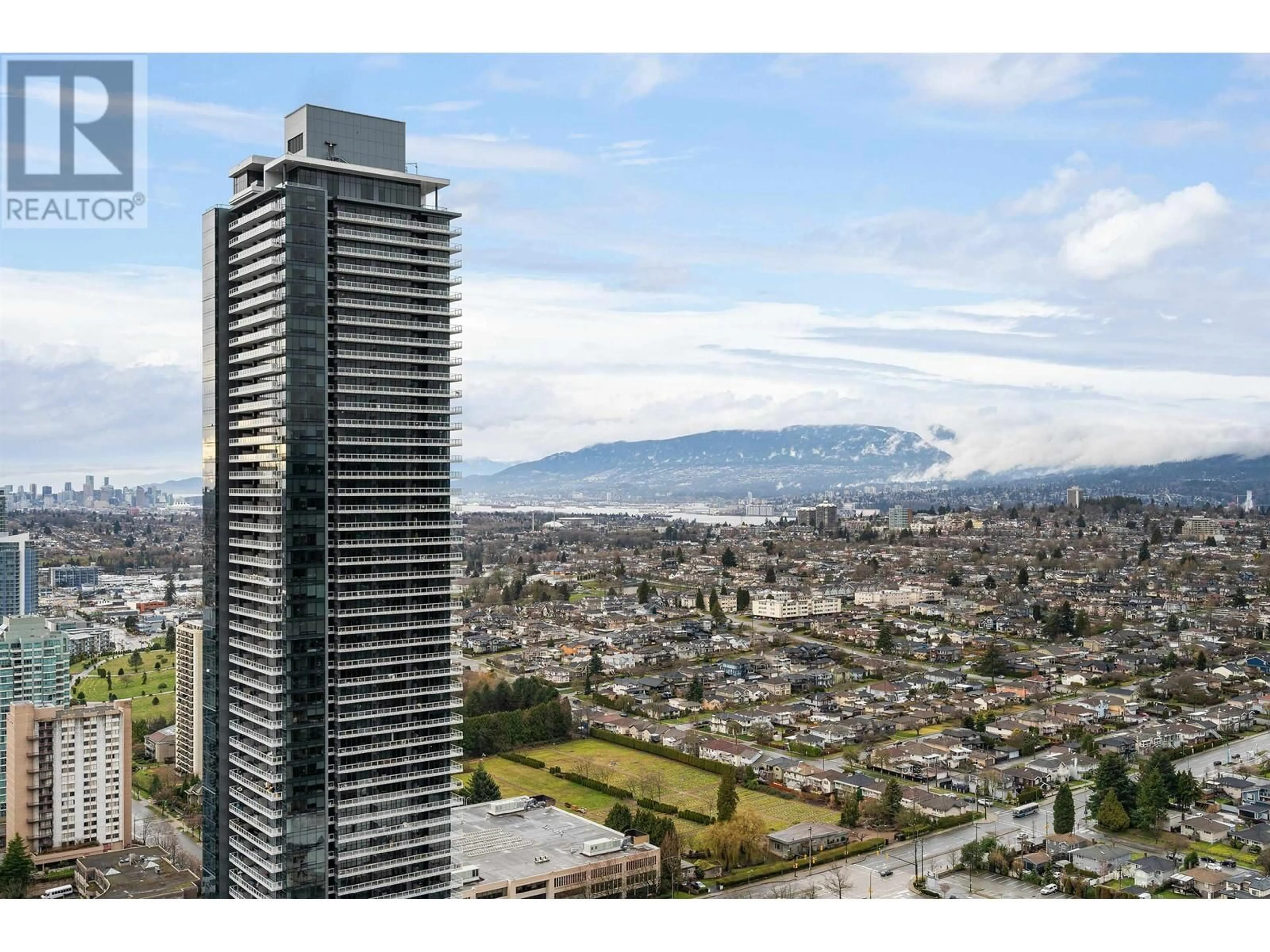A pic from outside/outdoor area/front of a property/back of a property/a pic from drone, city buildings view from balcony for 606 - 4650 BRENTWOOD BOULEVARD, Burnaby British Columbia V5C0M3