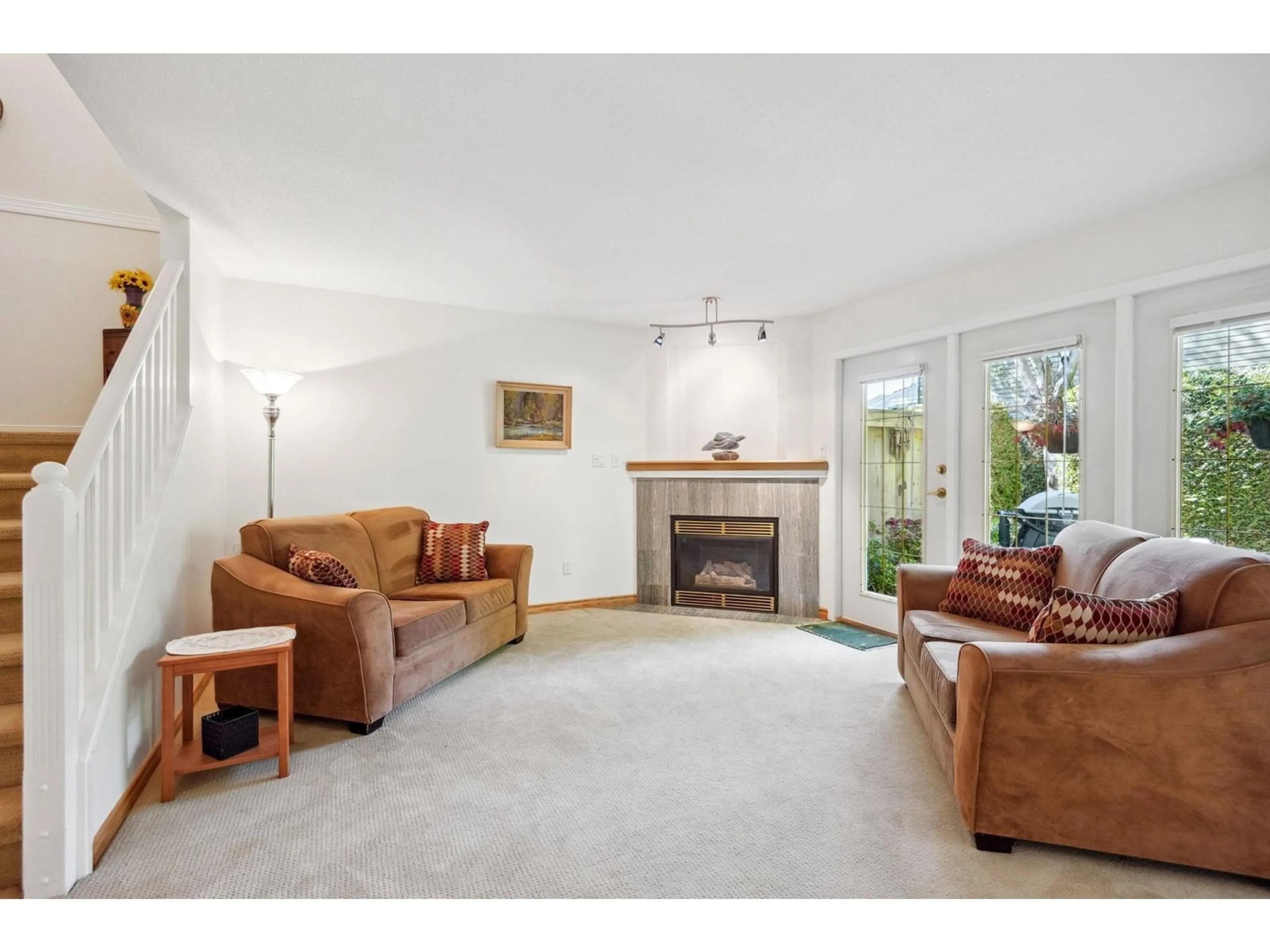 Living room with furniture, unknown for 19 - 8428 VENTURE, Surrey British Columbia V3S8K9