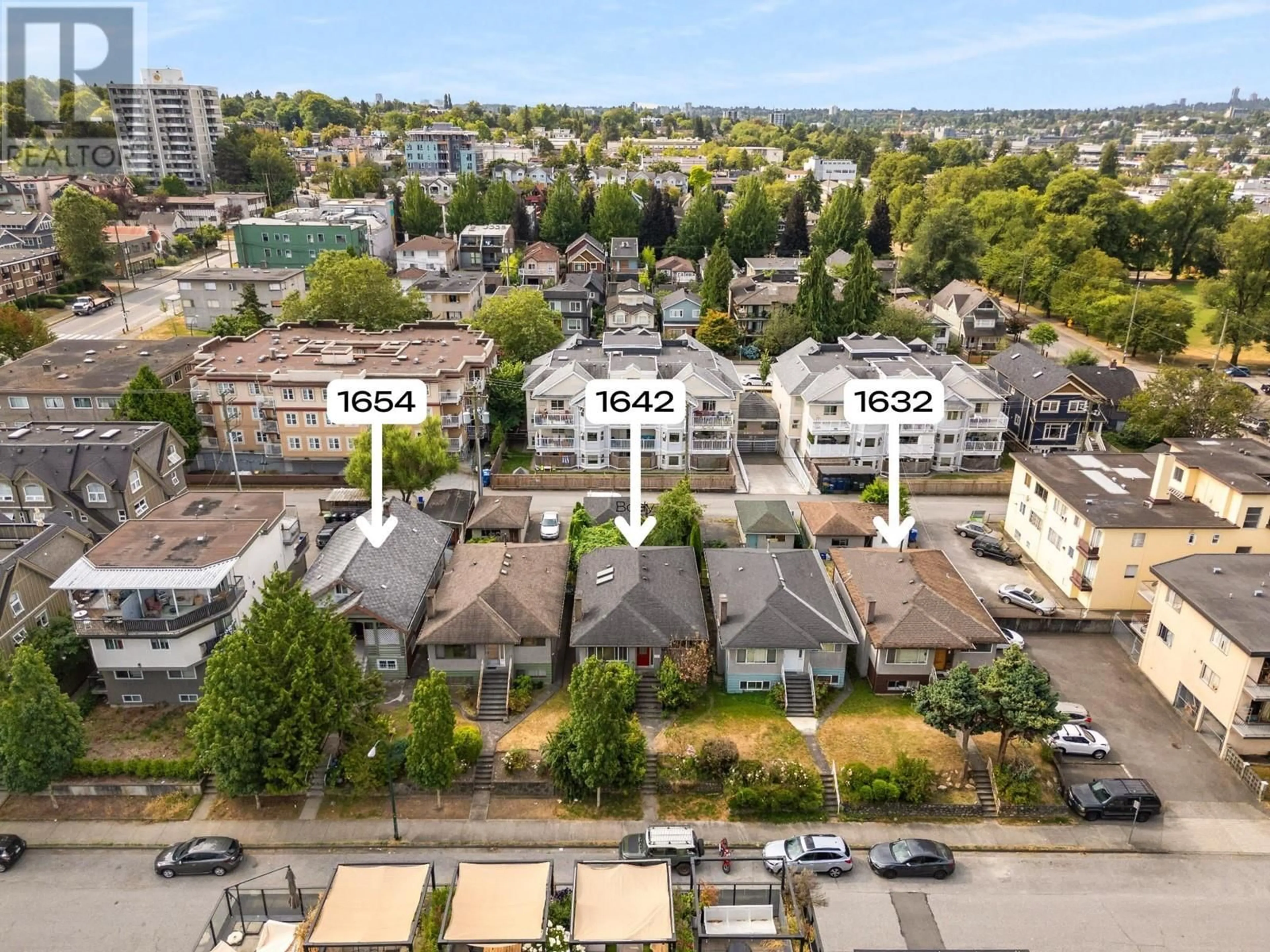 A pic from outside/outdoor area/front of a property/back of a property/a pic from drone, city buildings view from balcony for 1642 PENDER STREET, Vancouver British Columbia V5L1W3