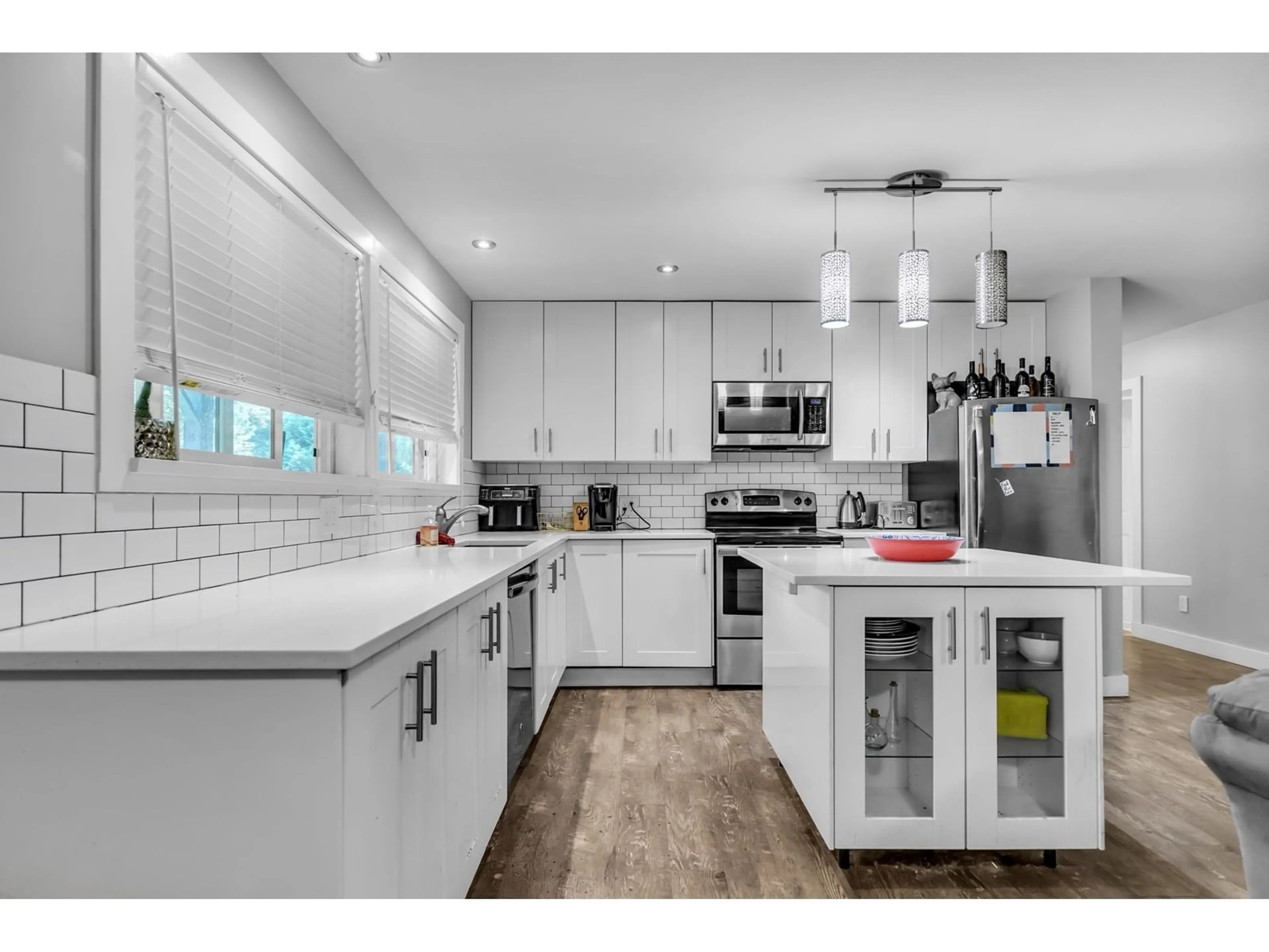 Open concept kitchen, ceramic/tile floor for 12066 CARR, Mission British Columbia V4S1B8