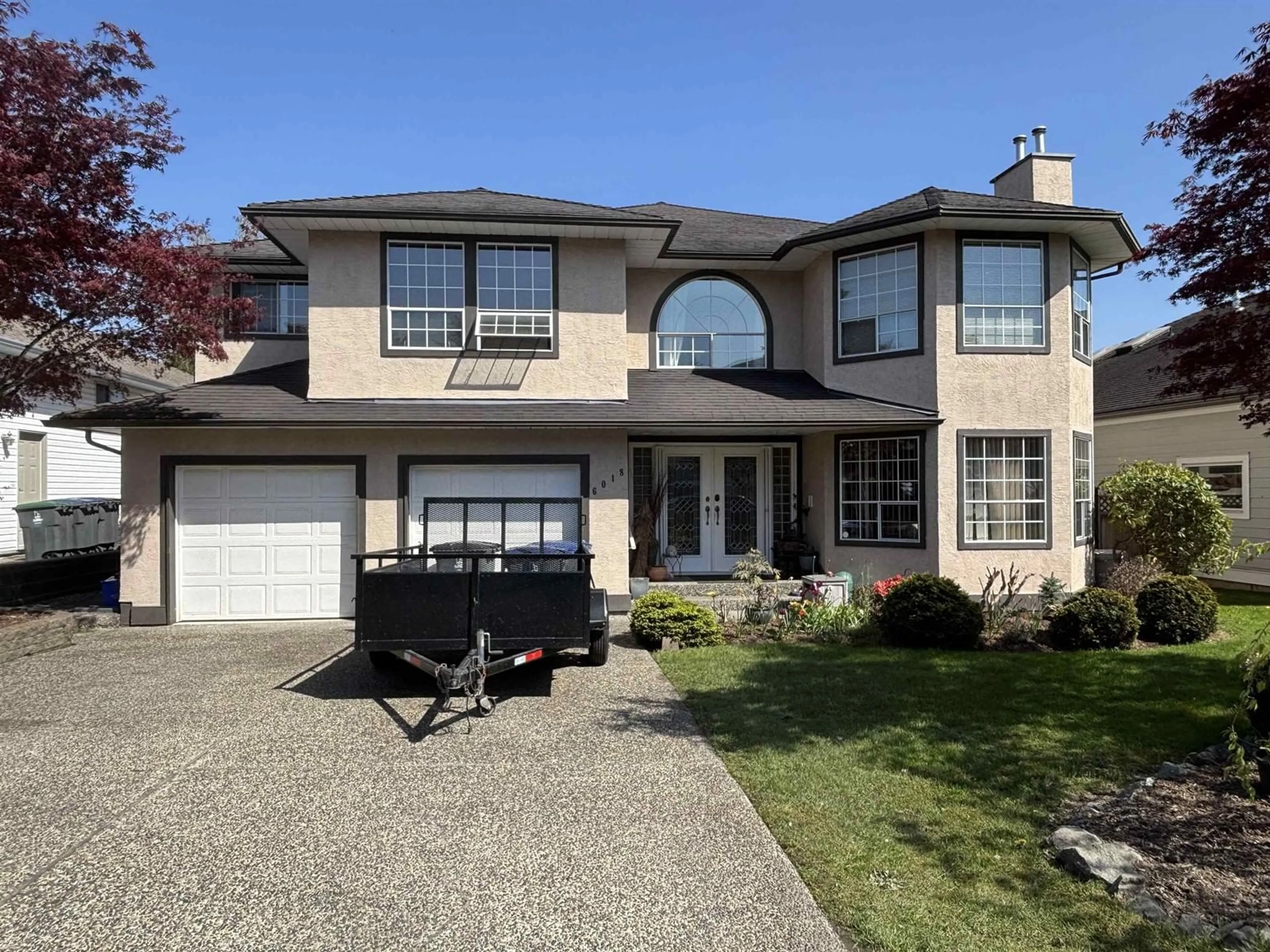Home with vinyl exterior material, street for 6018 189A, Surrey British Columbia V3S8A3