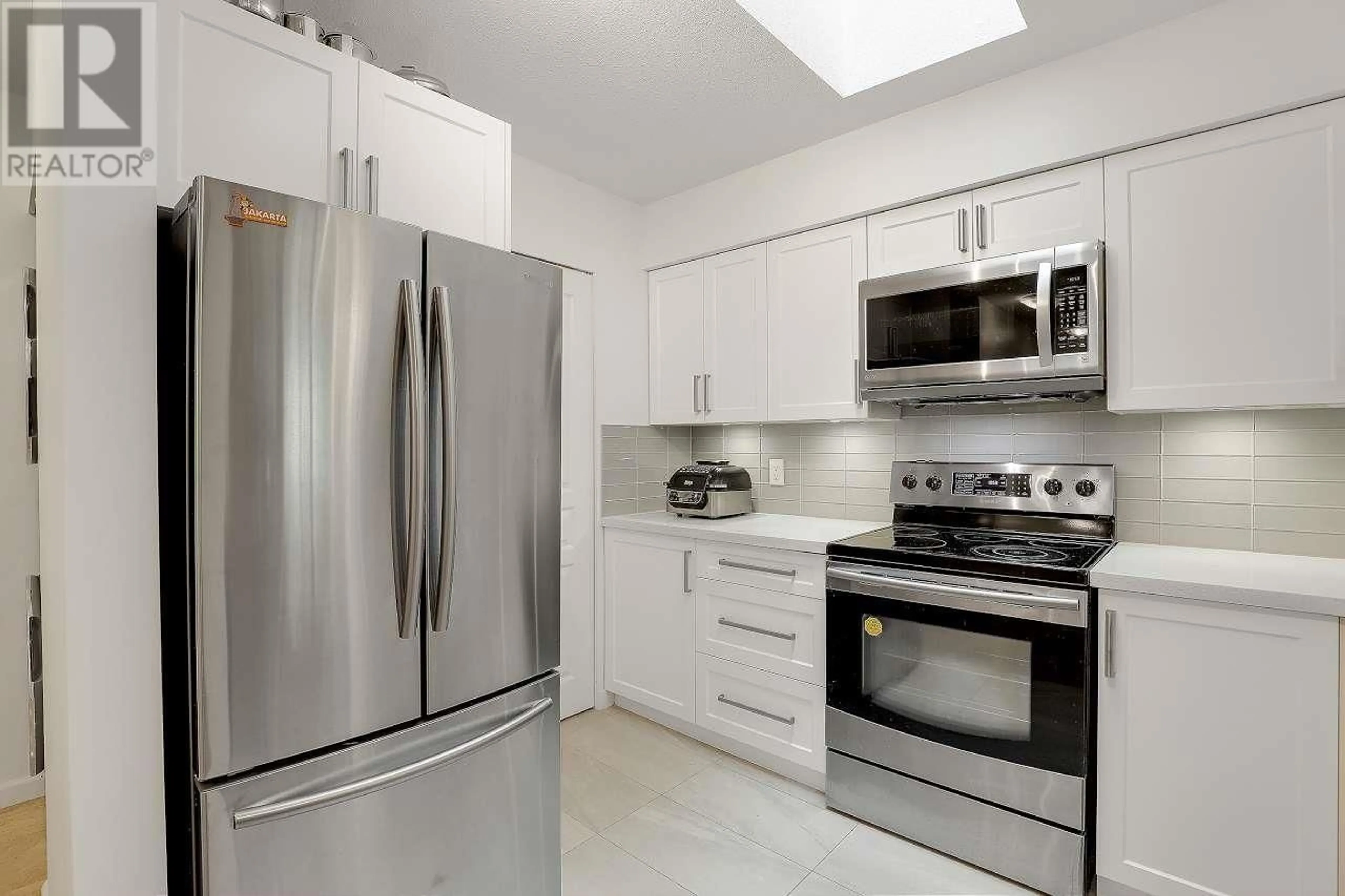 Standard kitchen, ceramic/tile floor for PH6A - 7025 STRIDE AVENUE, Burnaby British Columbia V3N4Y1
