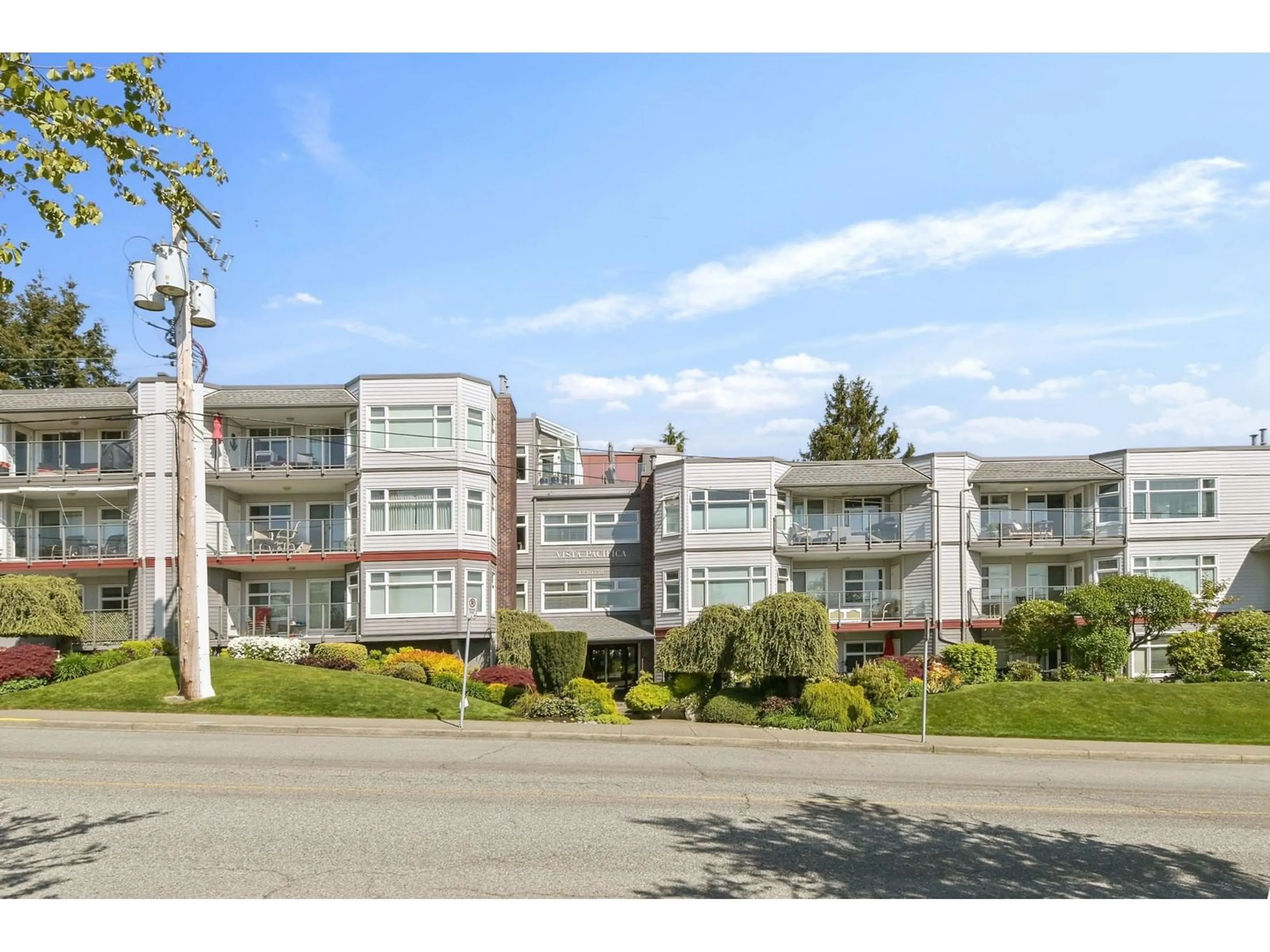 Unknown for 402 - 1220 FIR, White Rock British Columbia V4B4B1