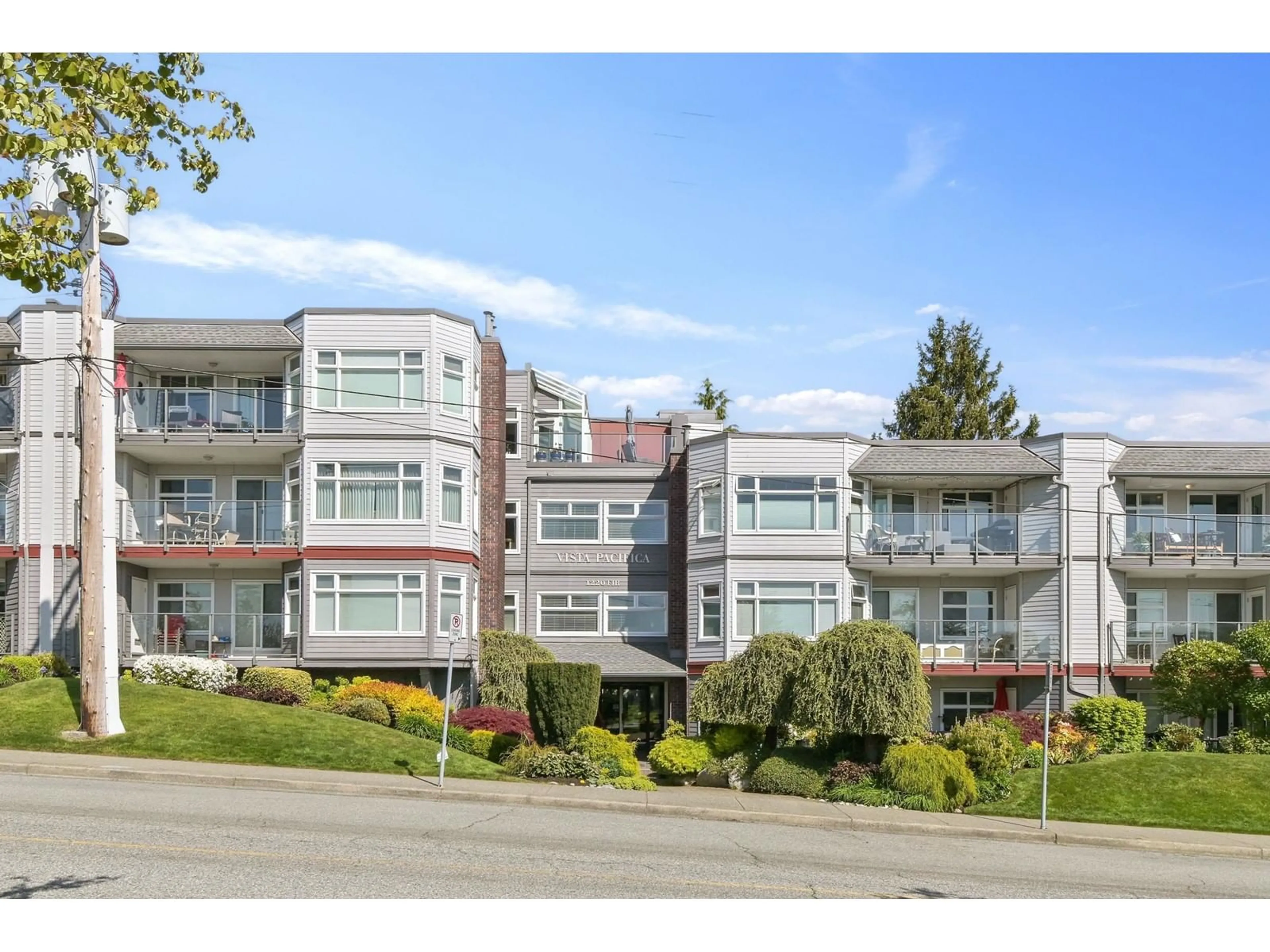 Unknown for 402 - 1220 FIR, White Rock British Columbia V4B4B1
