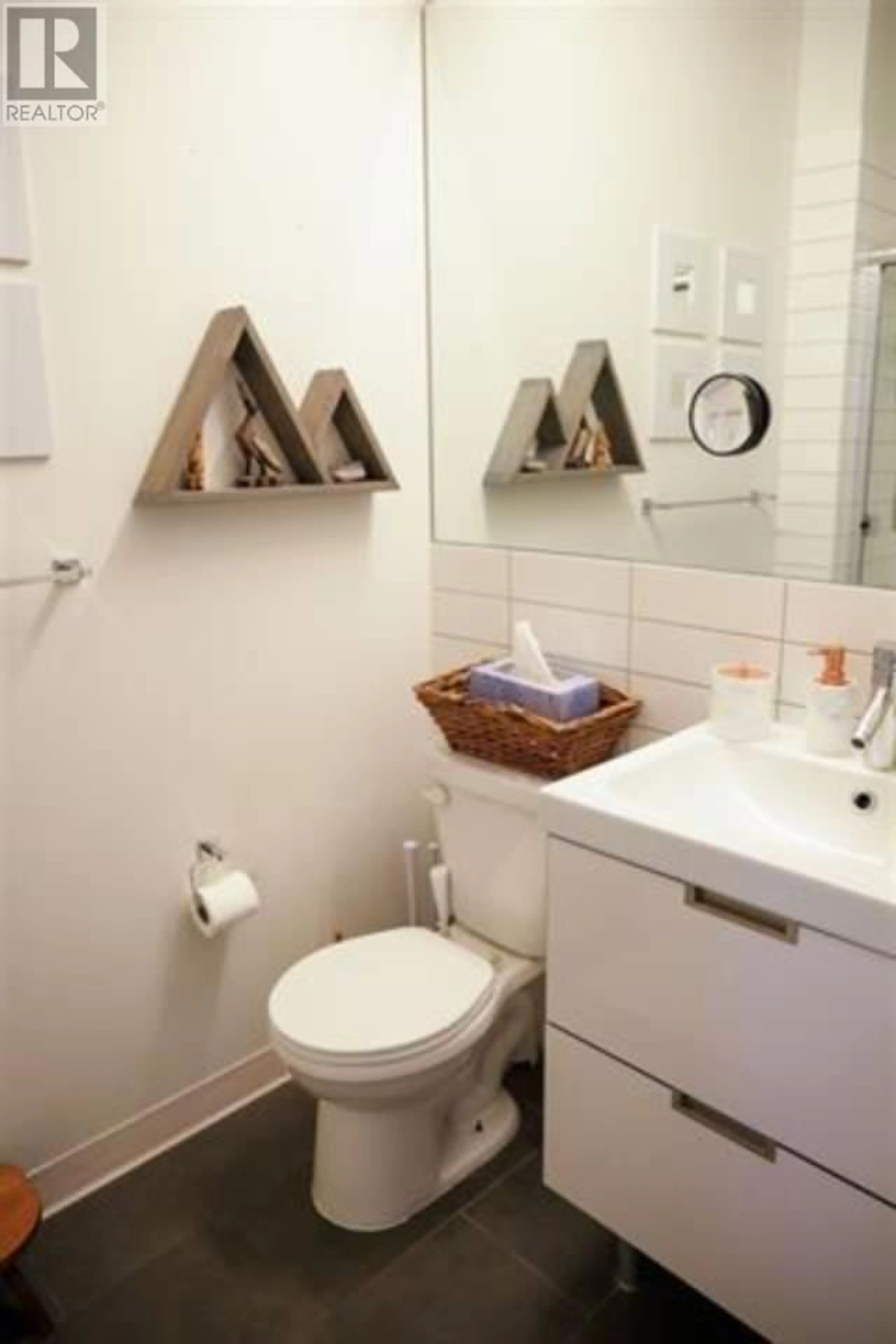 Standard bathroom, unknown for 606 - 138 HASTINGS STREET, Vancouver British Columbia V6A1N4