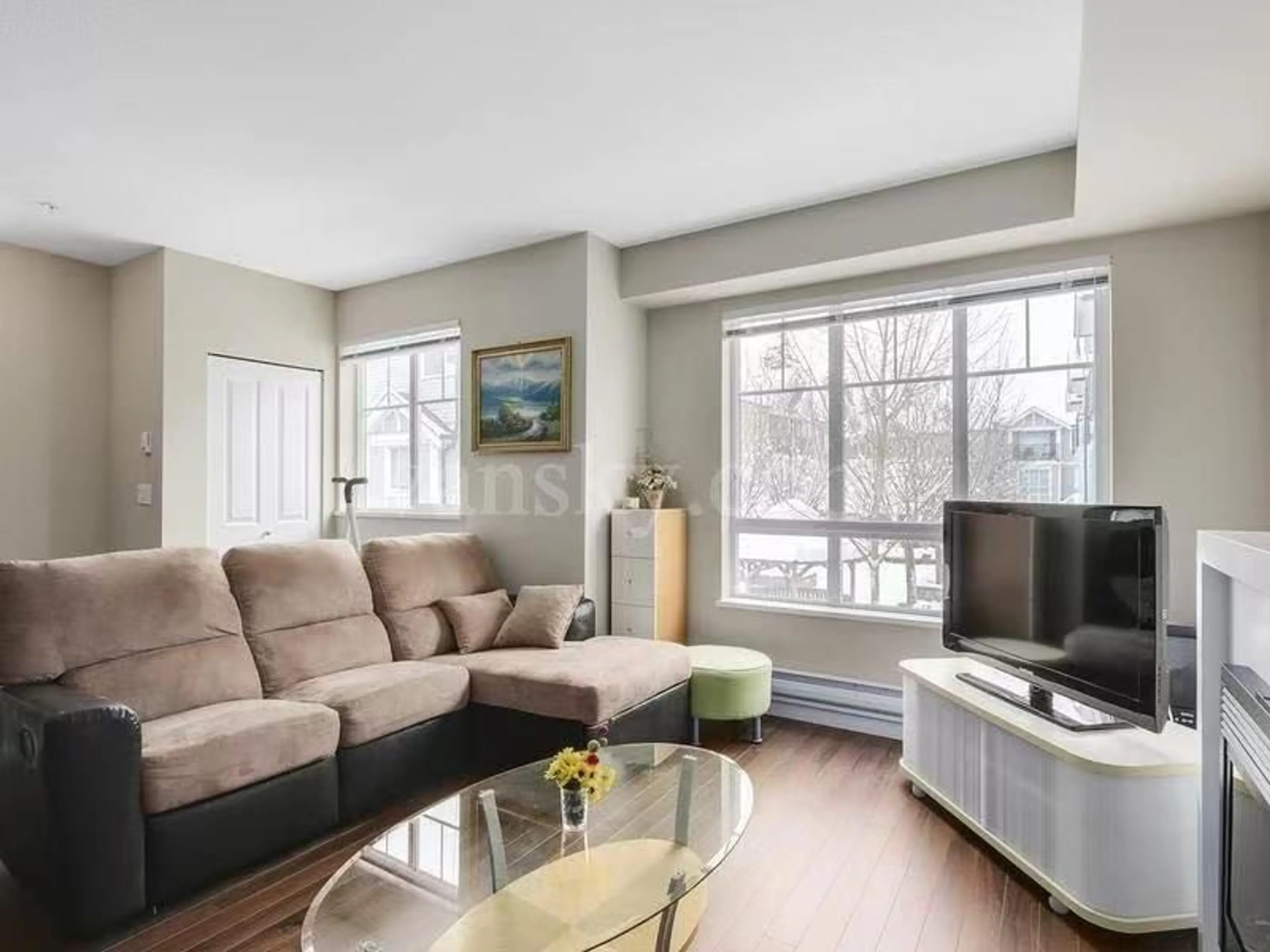 Living room with furniture, unknown for 31 - 13239 OLD YALE, Surrey British Columbia V3T3C5