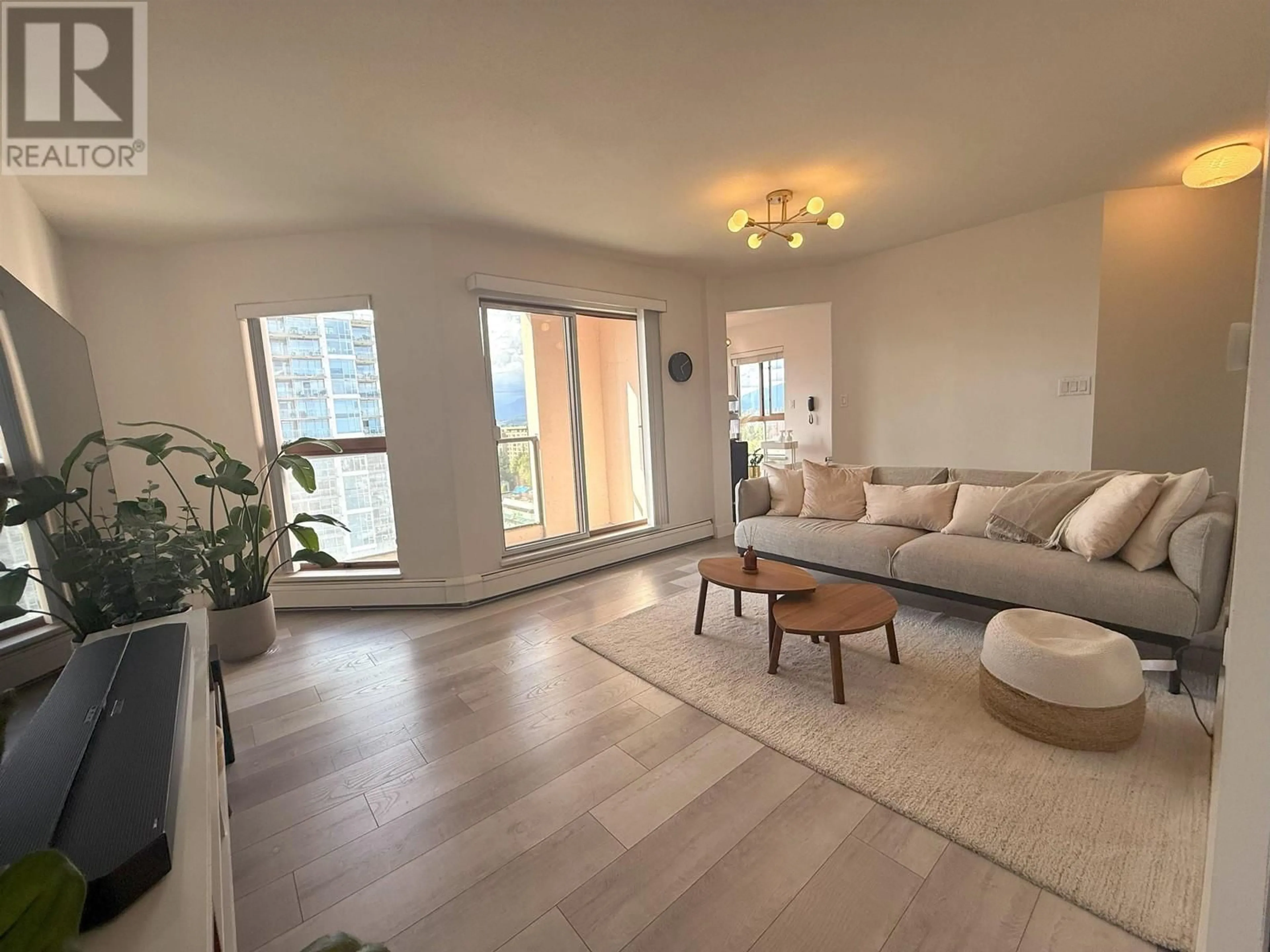 Living room with furniture, wood/laminate floor for 1705 - 612 FIFTH AVENUE, New Westminster British Columbia V3M1X5