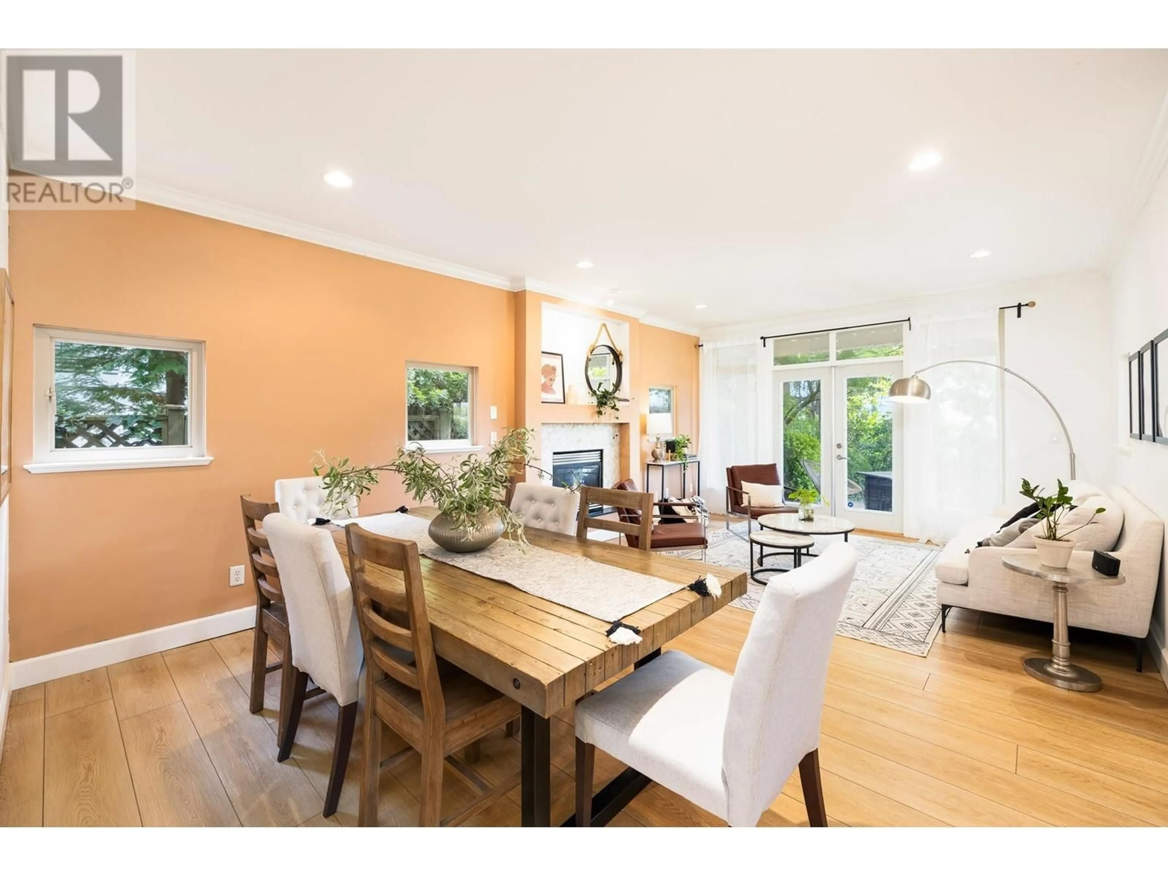 Dining room, wood/laminate floor for 790 KEITH ROAD, North Vancouver British Columbia V7L1W7