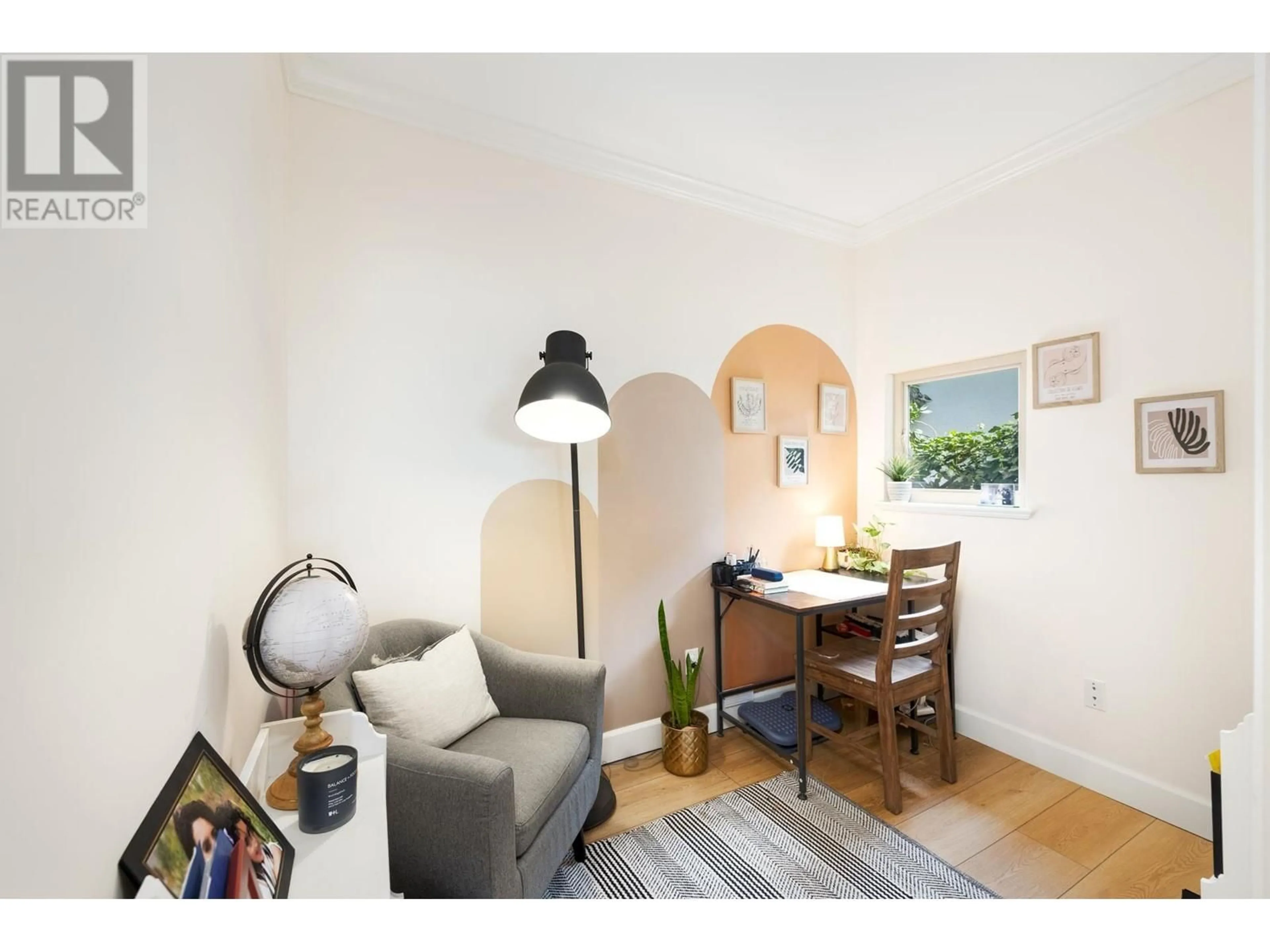 A pic of a room for 790 KEITH ROAD, North Vancouver British Columbia V7L1W7